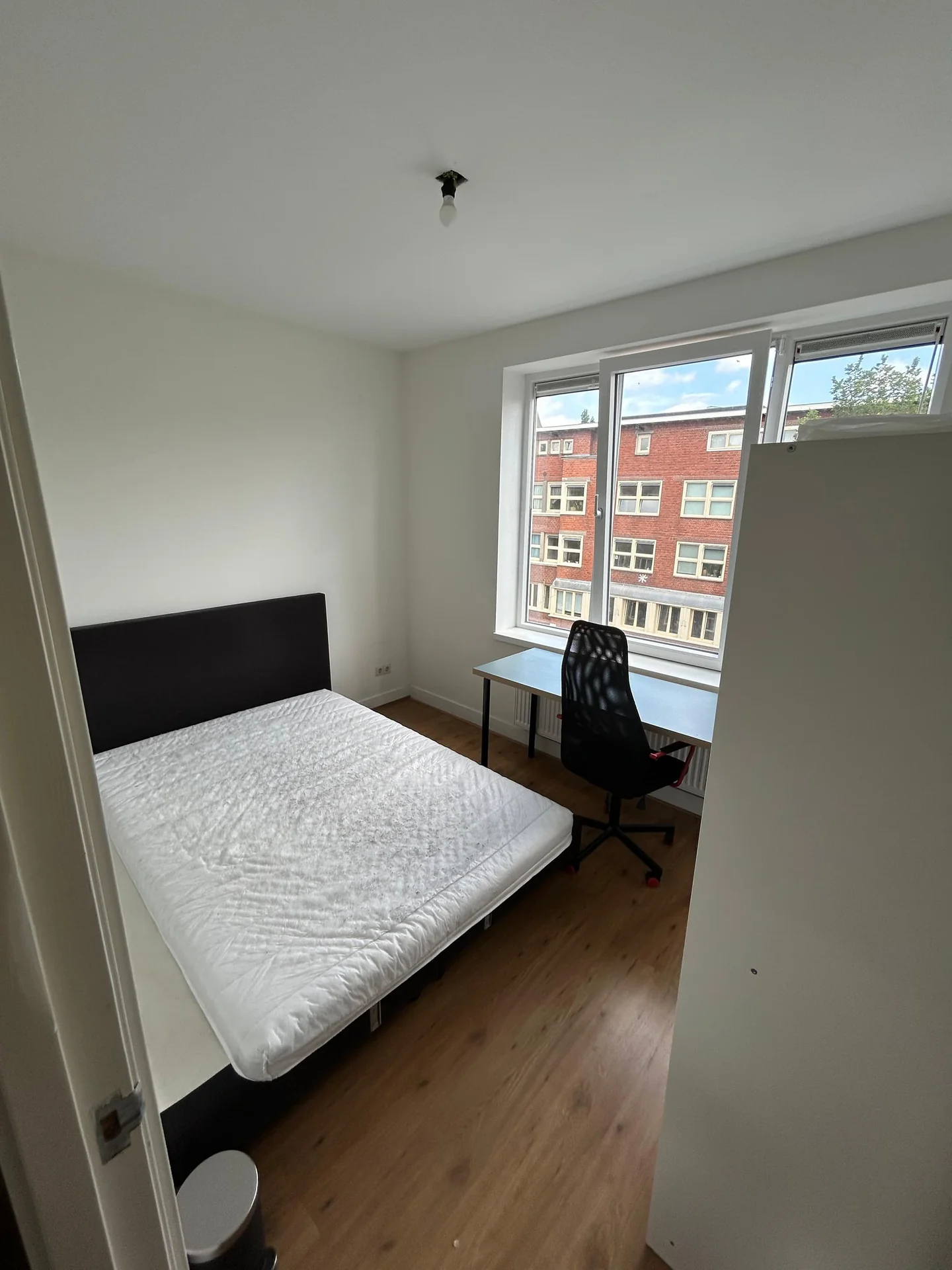 Foto van de Kamer gelegen aan de Admiraal De Ruijterweg in Amsterdam