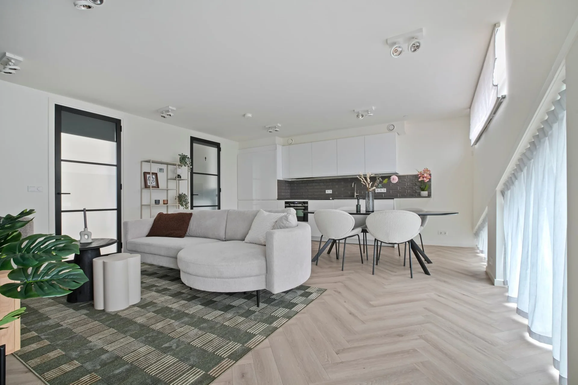 geblurde versie van de foto als achtergrond