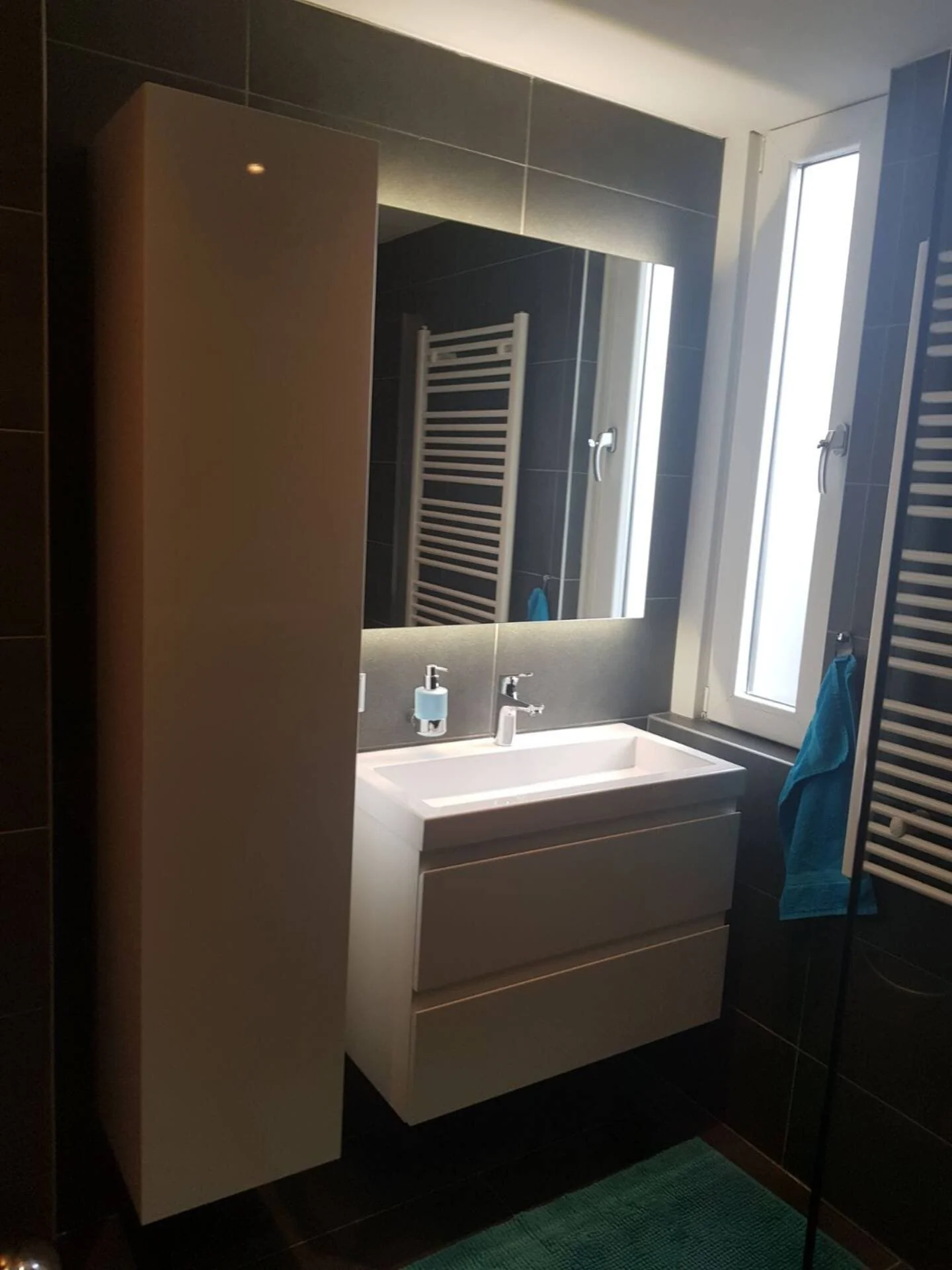 geblurde versie van de foto als achtergrond