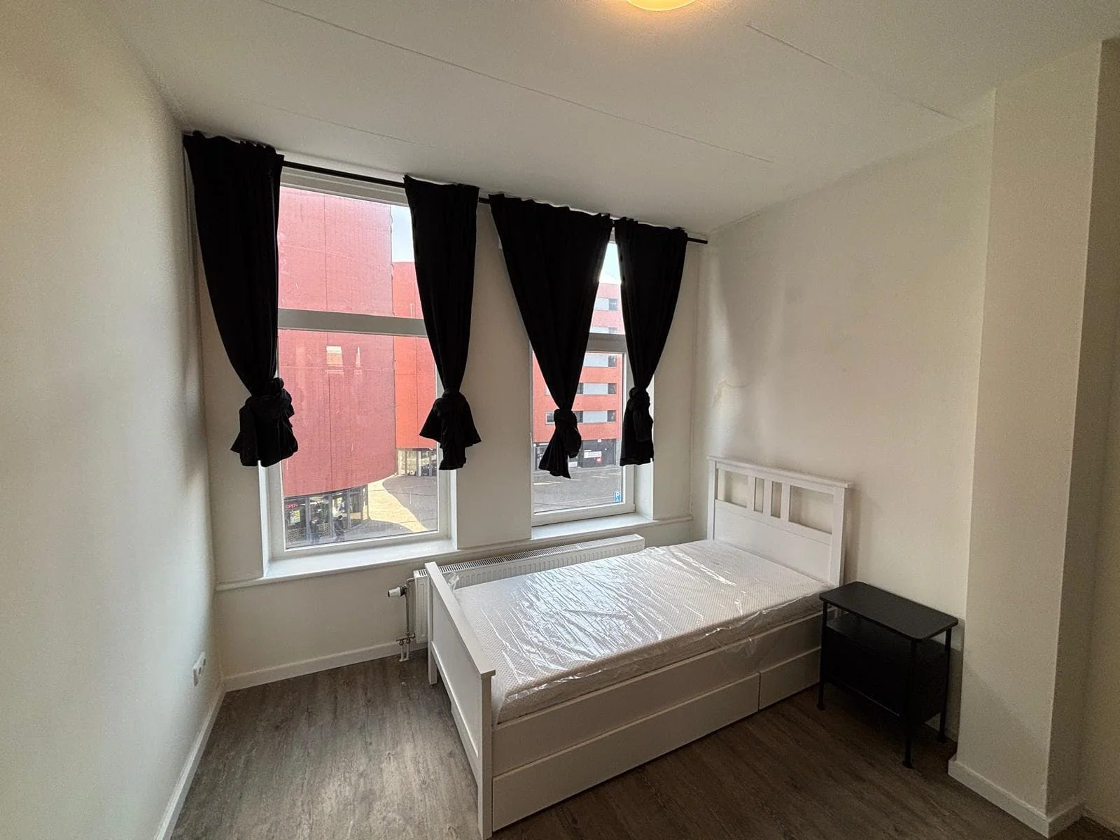 geblurde versie van de foto als achtergrond