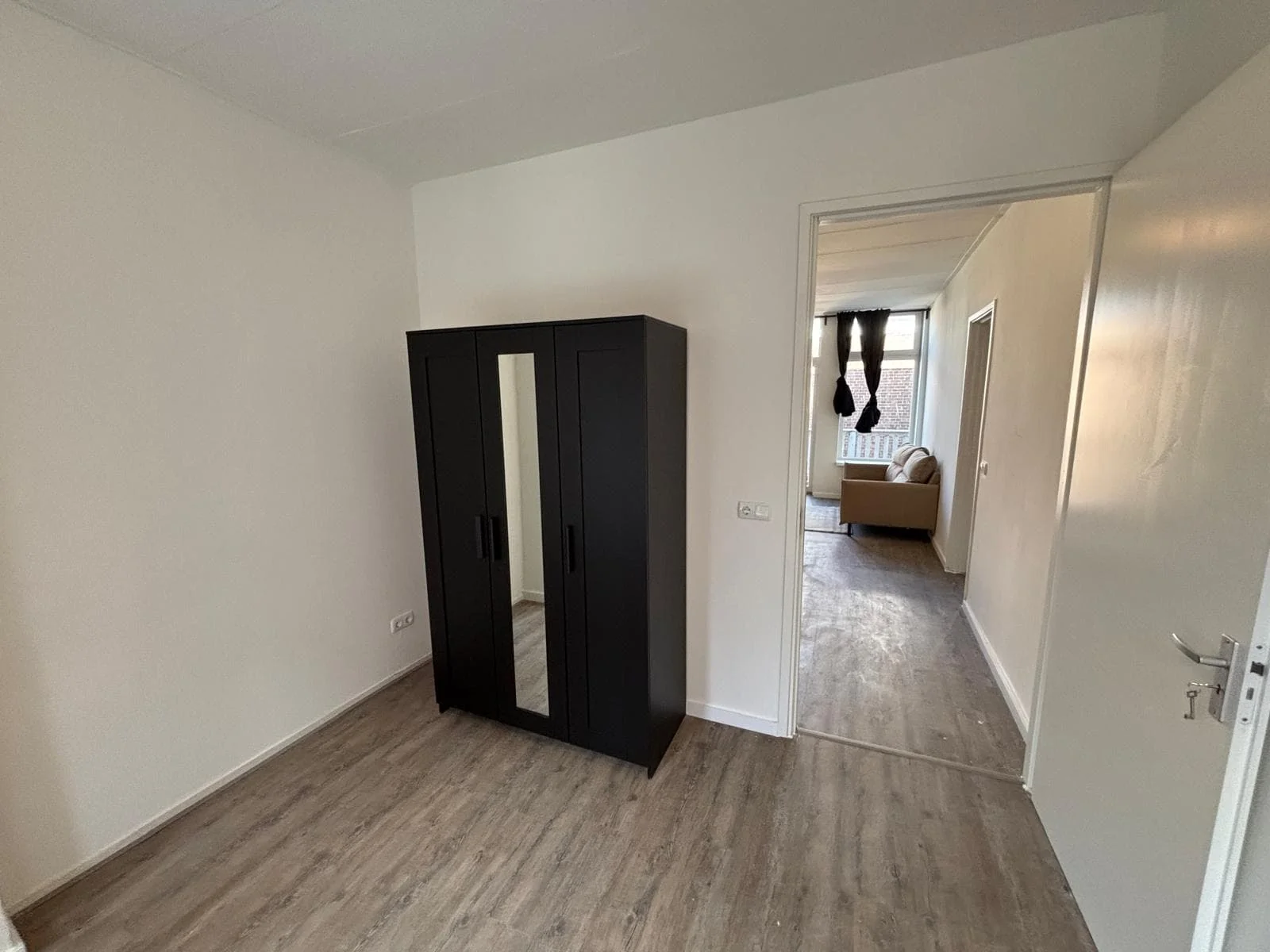 geblurde versie van de foto als achtergrond