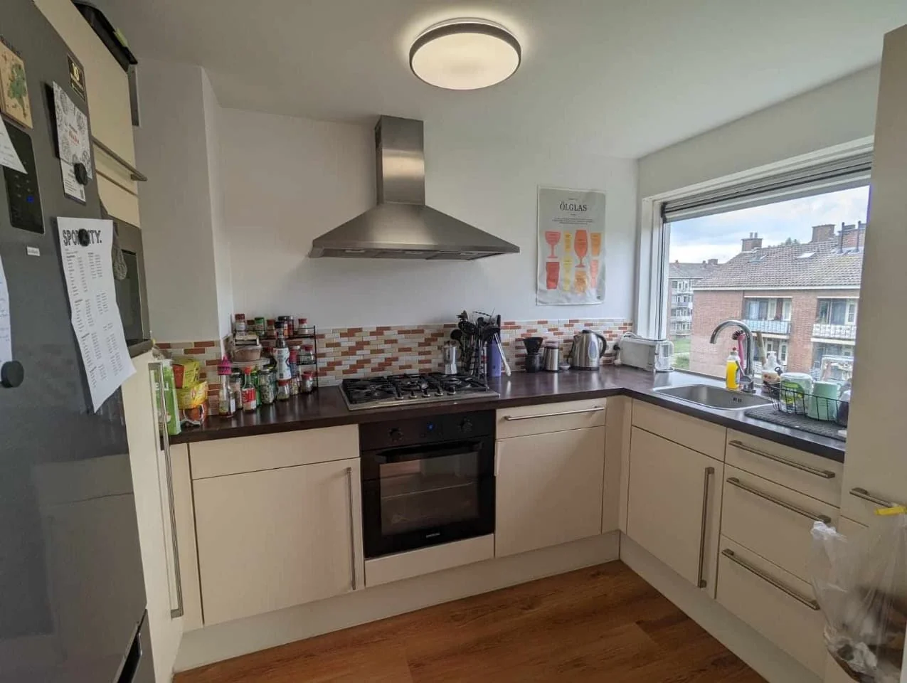 geblurde versie van de foto als achtergrond