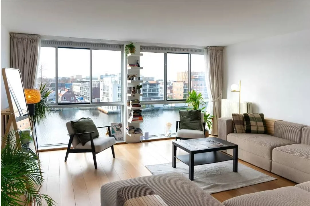 geblurde versie van de foto als achtergrond