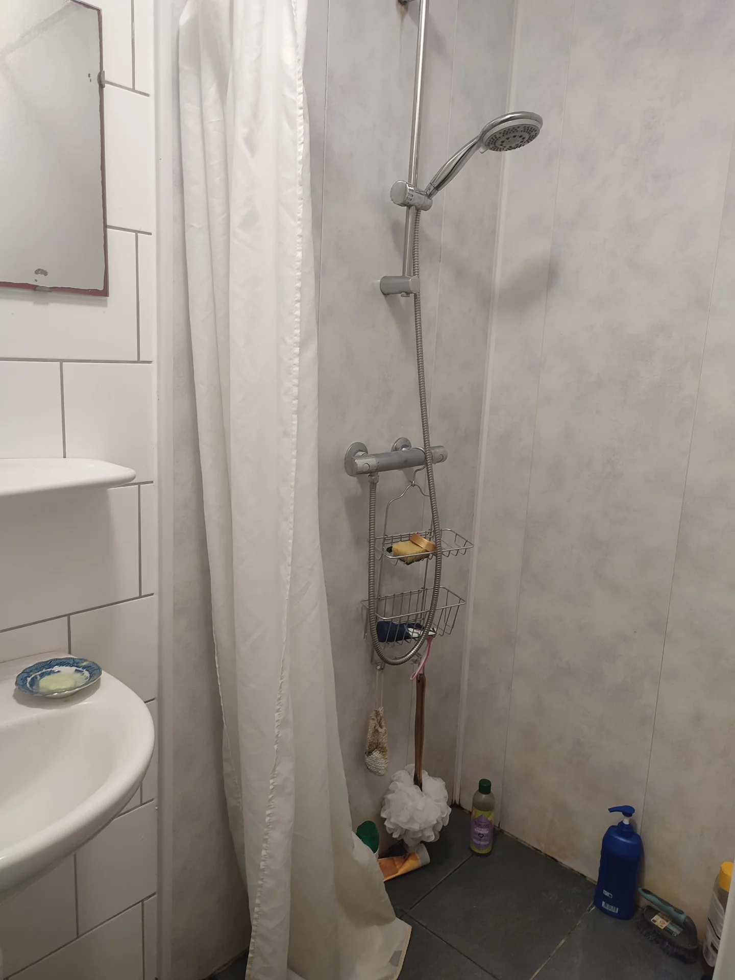 Foto van de Kamer gelegen aan de E. Thomassen a Thuessinklaan in Groningen