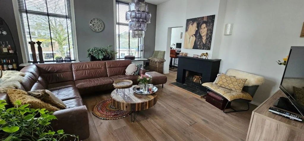 geblurde versie van de foto als achtergrond