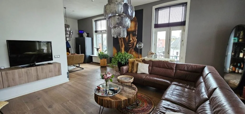 geblurde versie van de foto als achtergrond