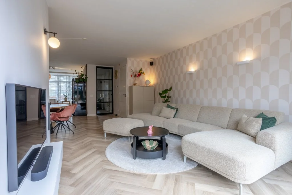 geblurde versie van de foto als achtergrond