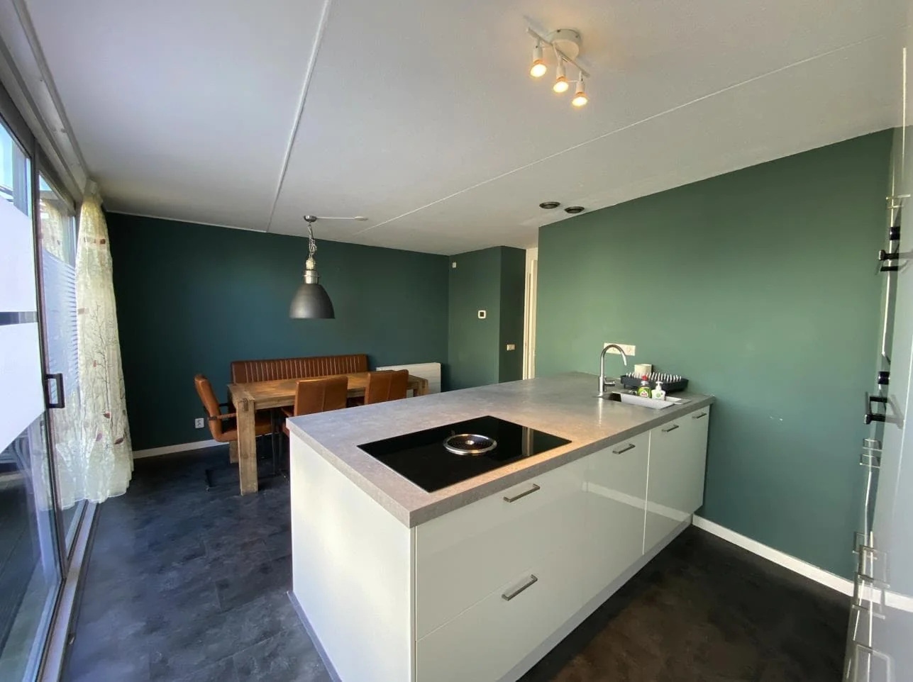 Foto van de Kamer gelegen aan de Puccinistraat in Capelle aan den IJssel