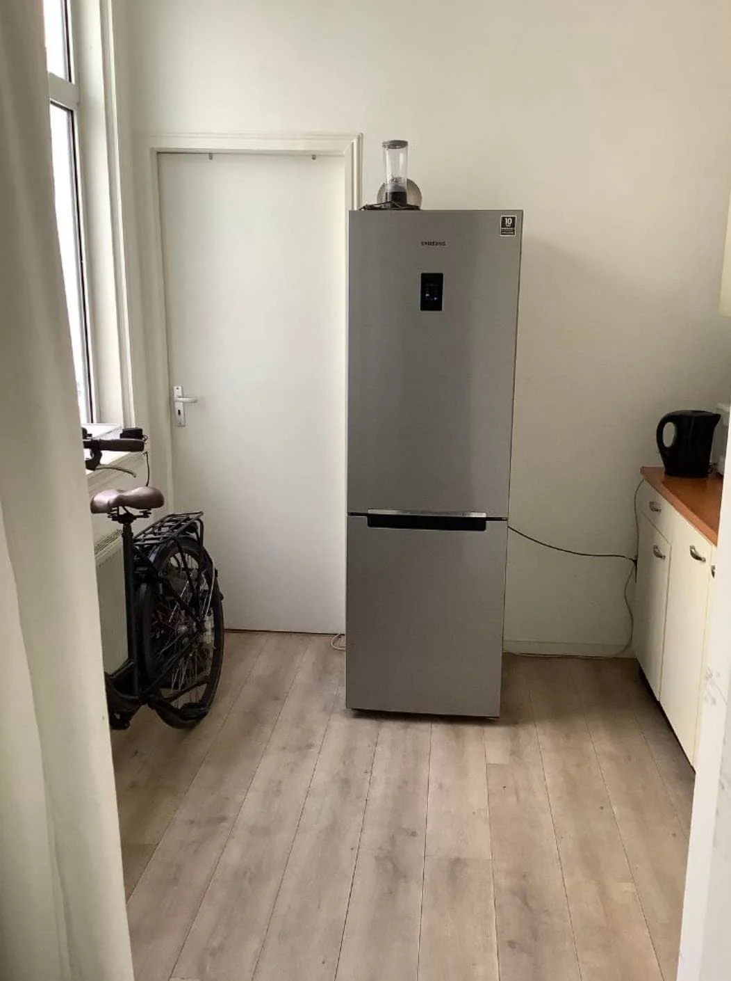 geblurde versie van de foto als achtergrond