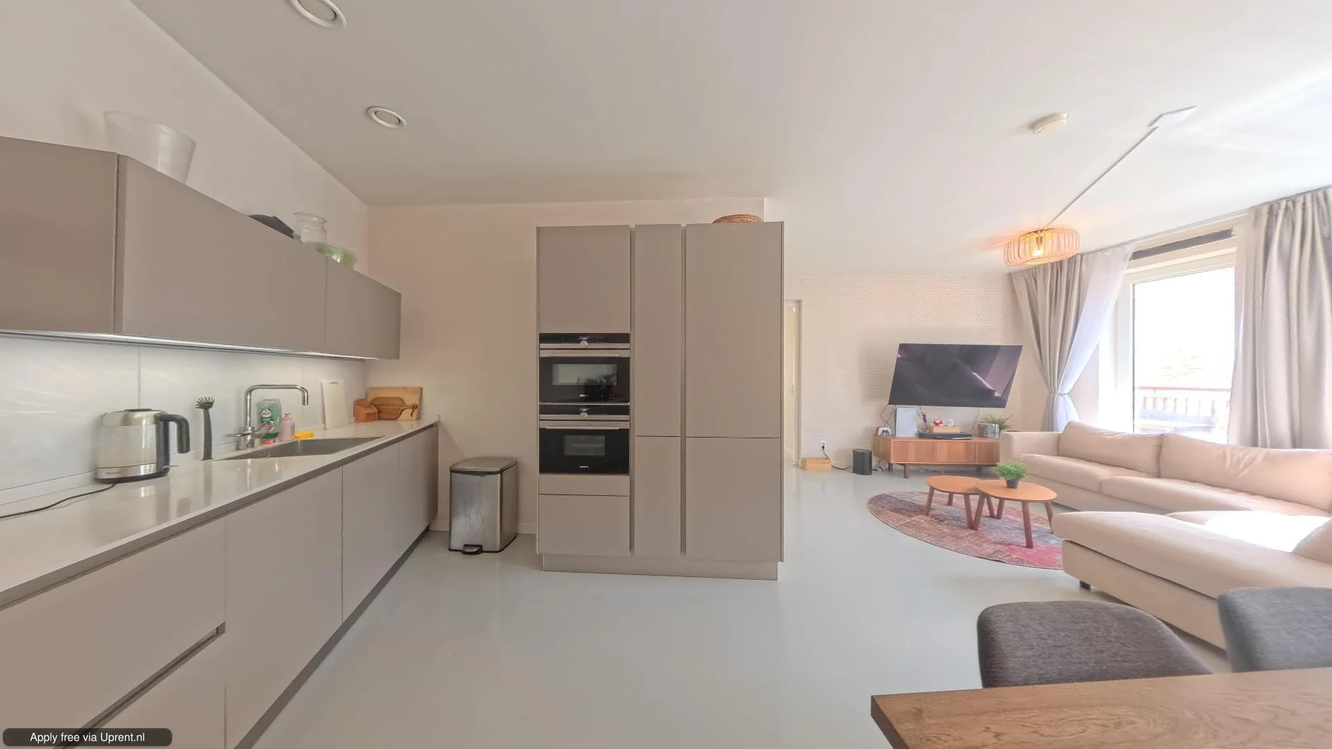 geblurde versie van de foto als achtergrond