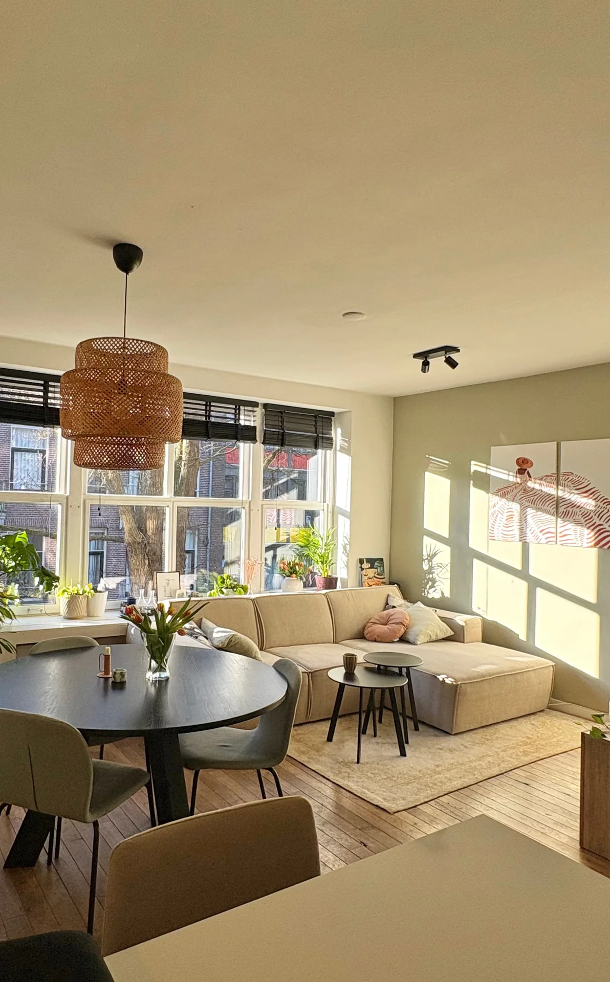 geblurde versie van de foto als achtergrond