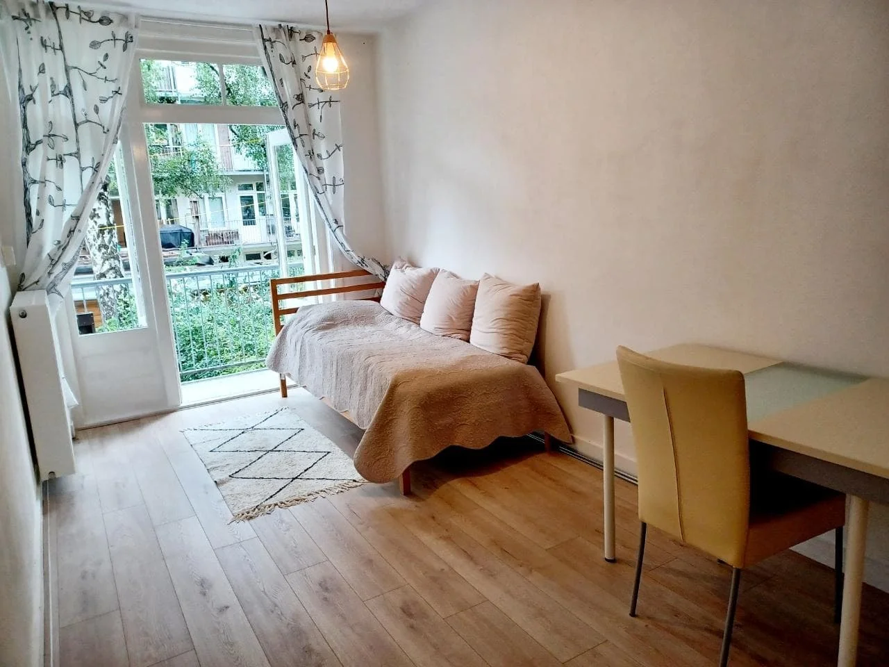 Foto van de Kamer gelegen aan de Postjeskade in Amsterdam