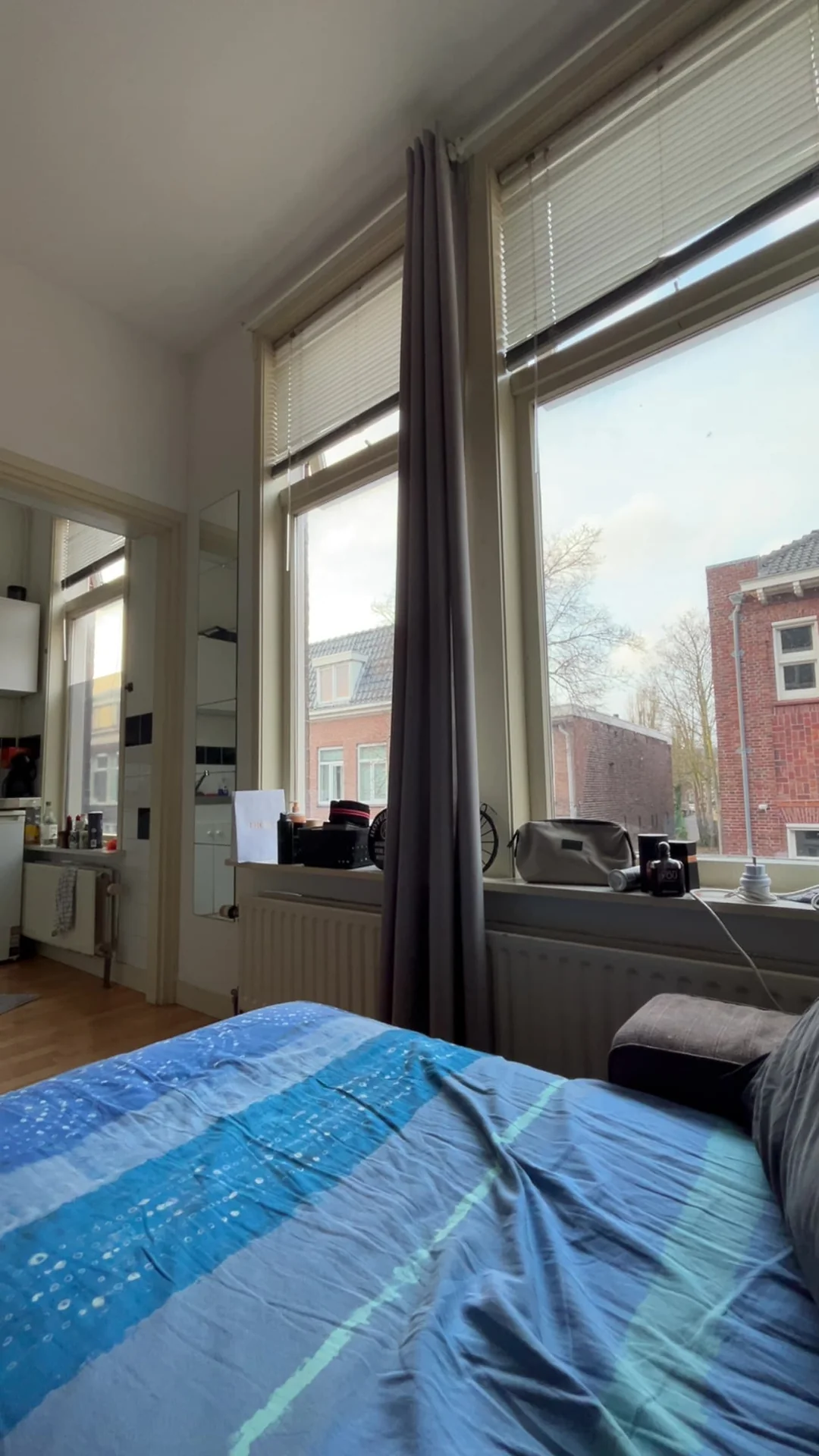 geblurde versie van de foto als achtergrond