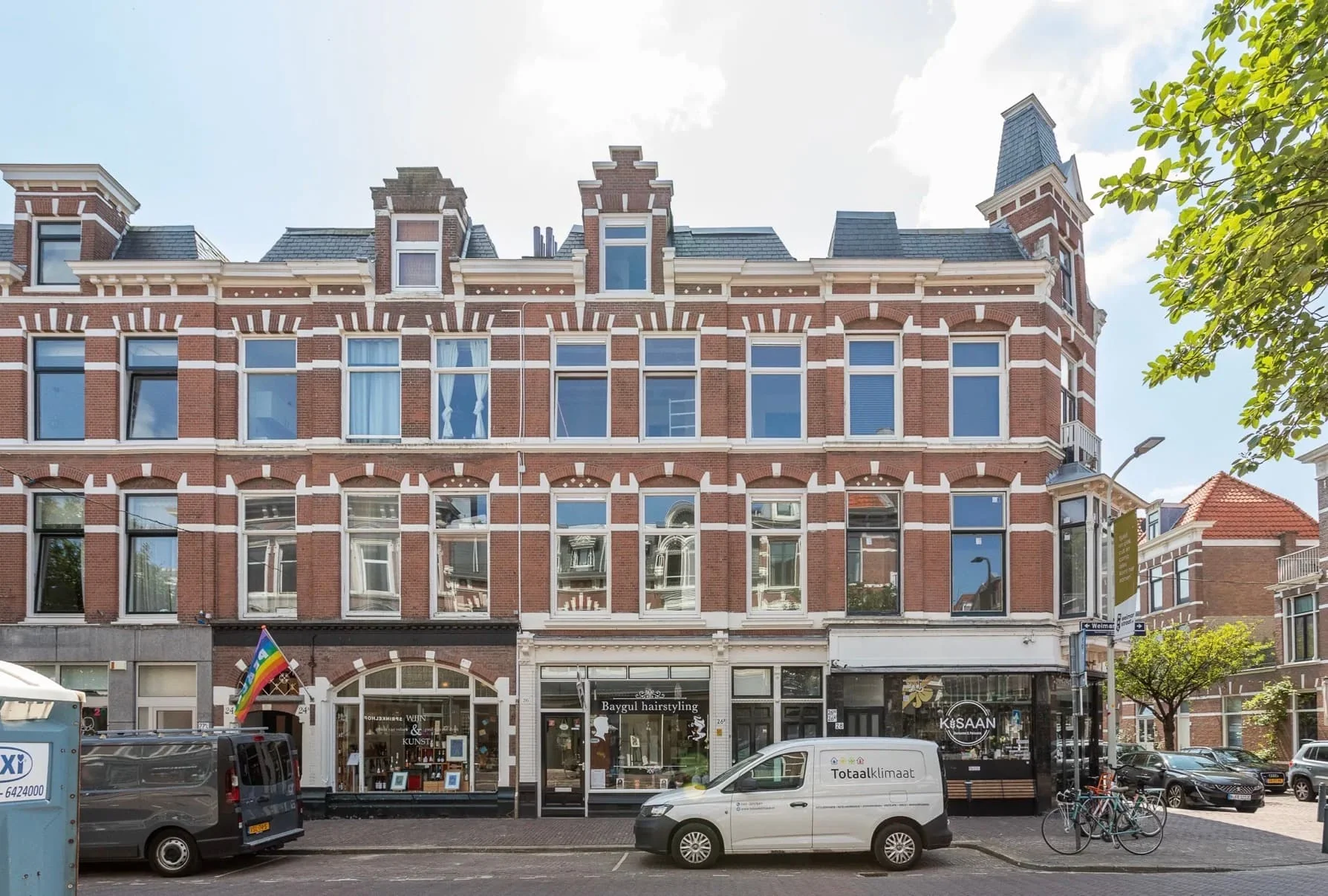 geblurde versie van de foto als achtergrond