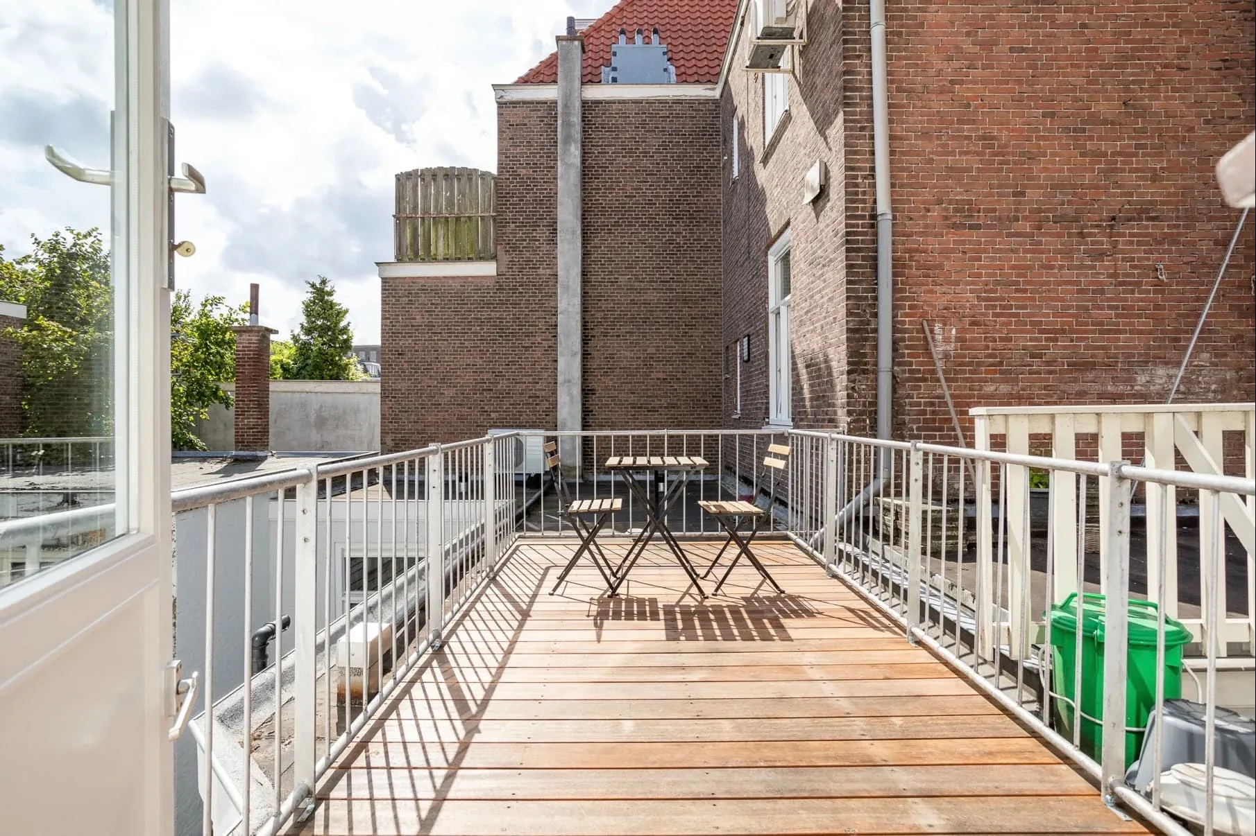 geblurde versie van de foto als achtergrond