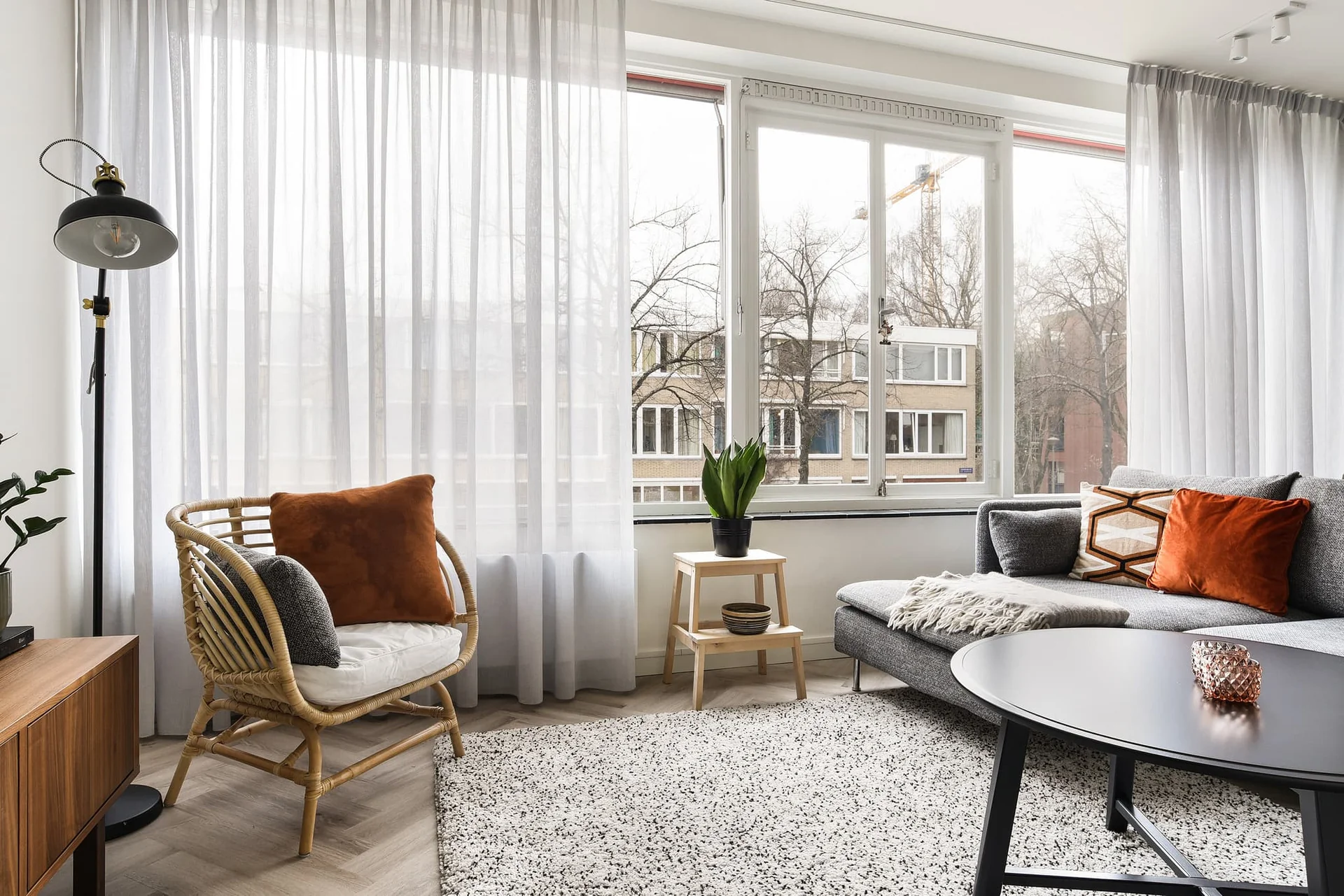 geblurde versie van de foto als achtergrond