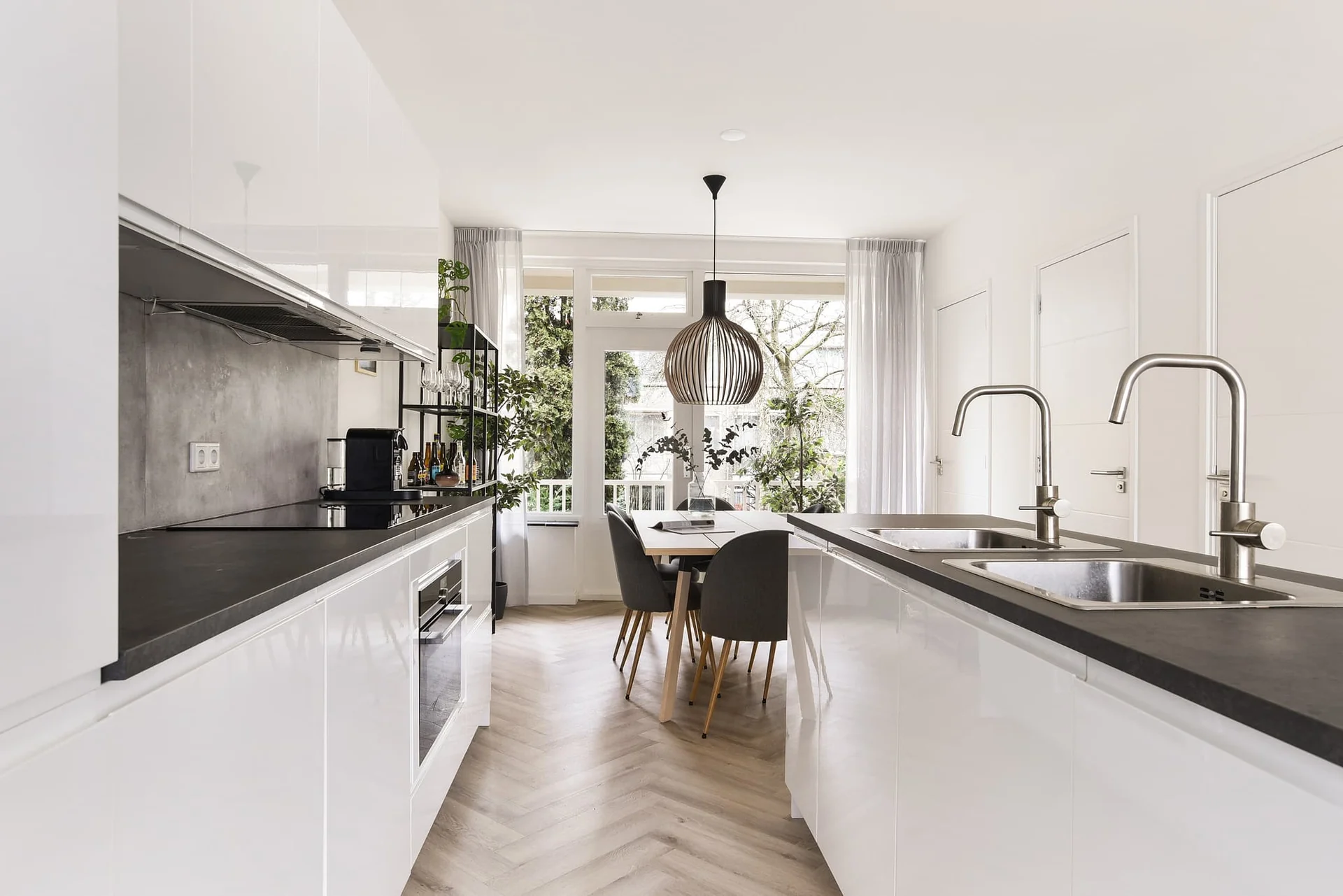 geblurde versie van de foto als achtergrond