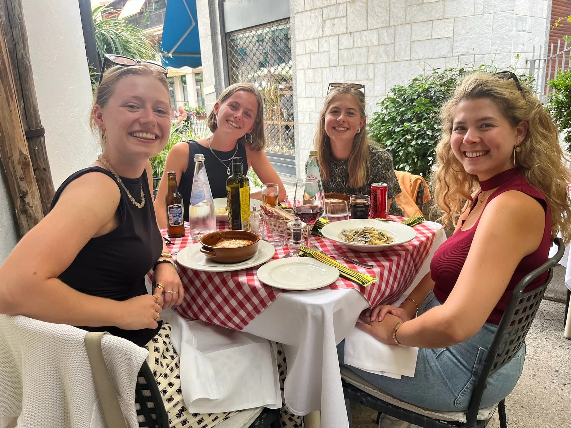 geblurde versie van de foto als achtergrond