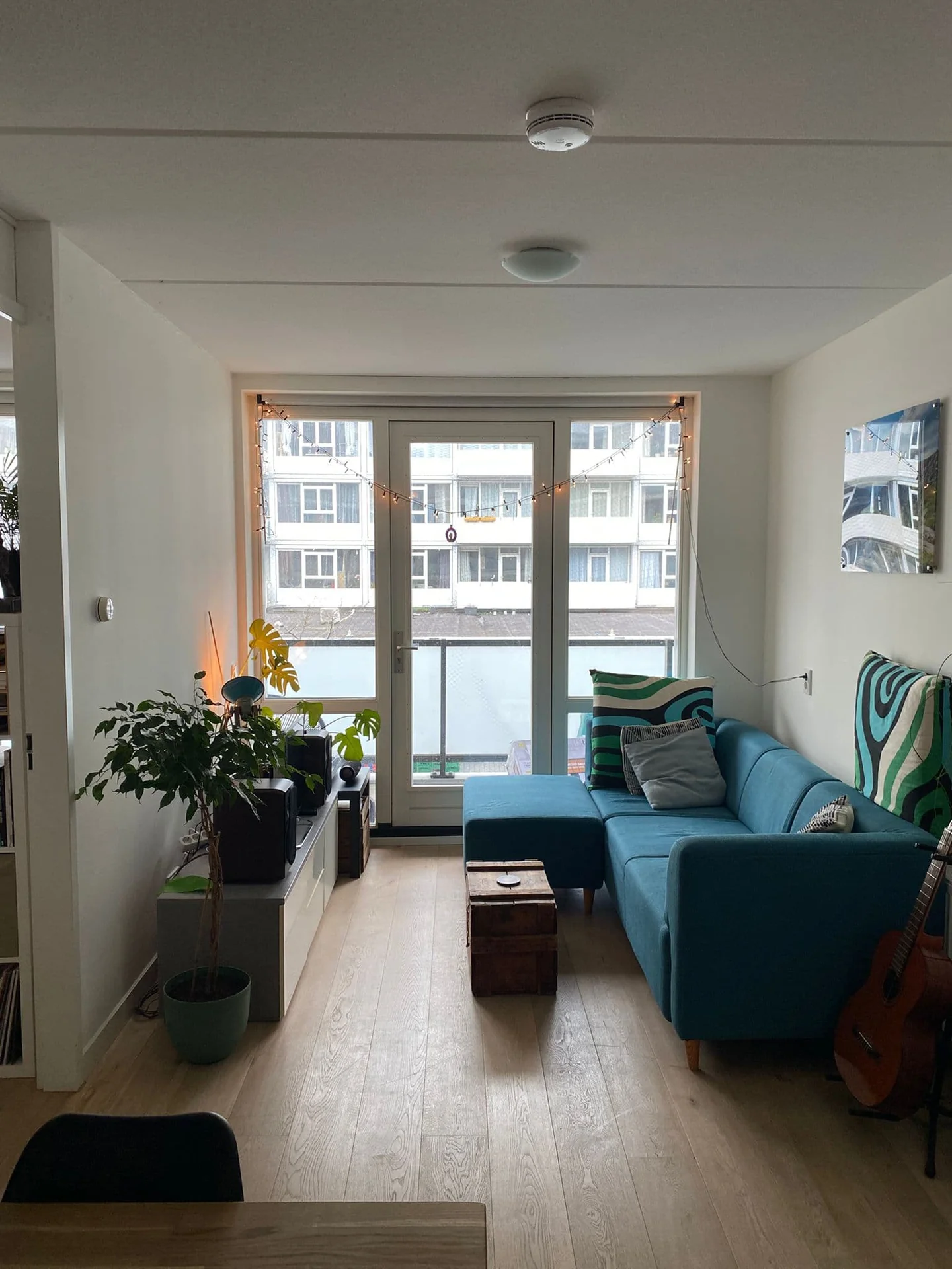 geblurde versie van de foto als achtergrond