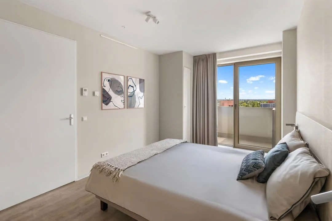 geblurde versie van de foto als achtergrond