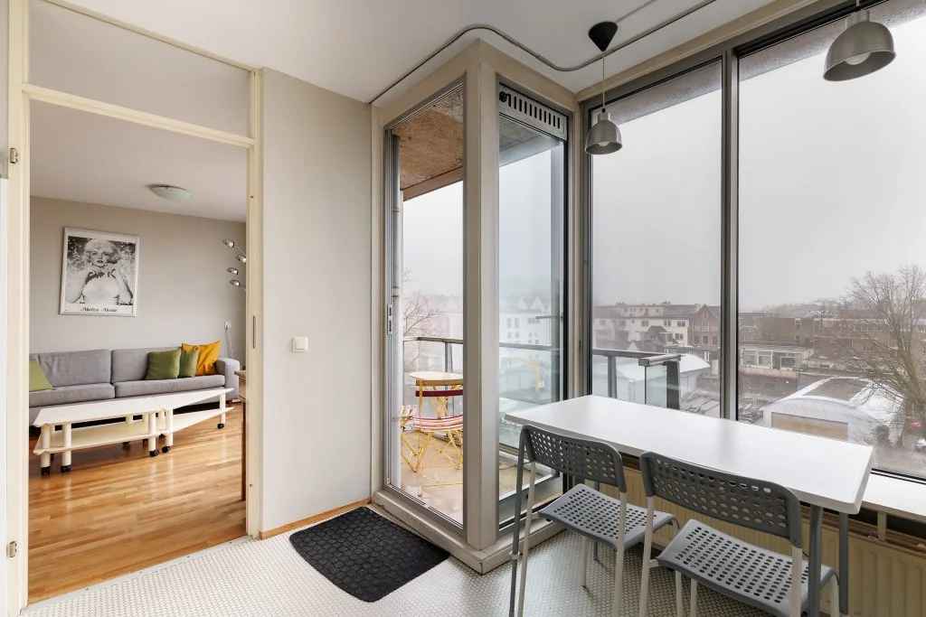 geblurde versie van de foto als achtergrond