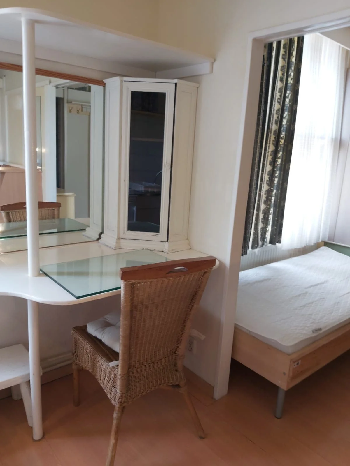 geblurde versie van de foto als achtergrond