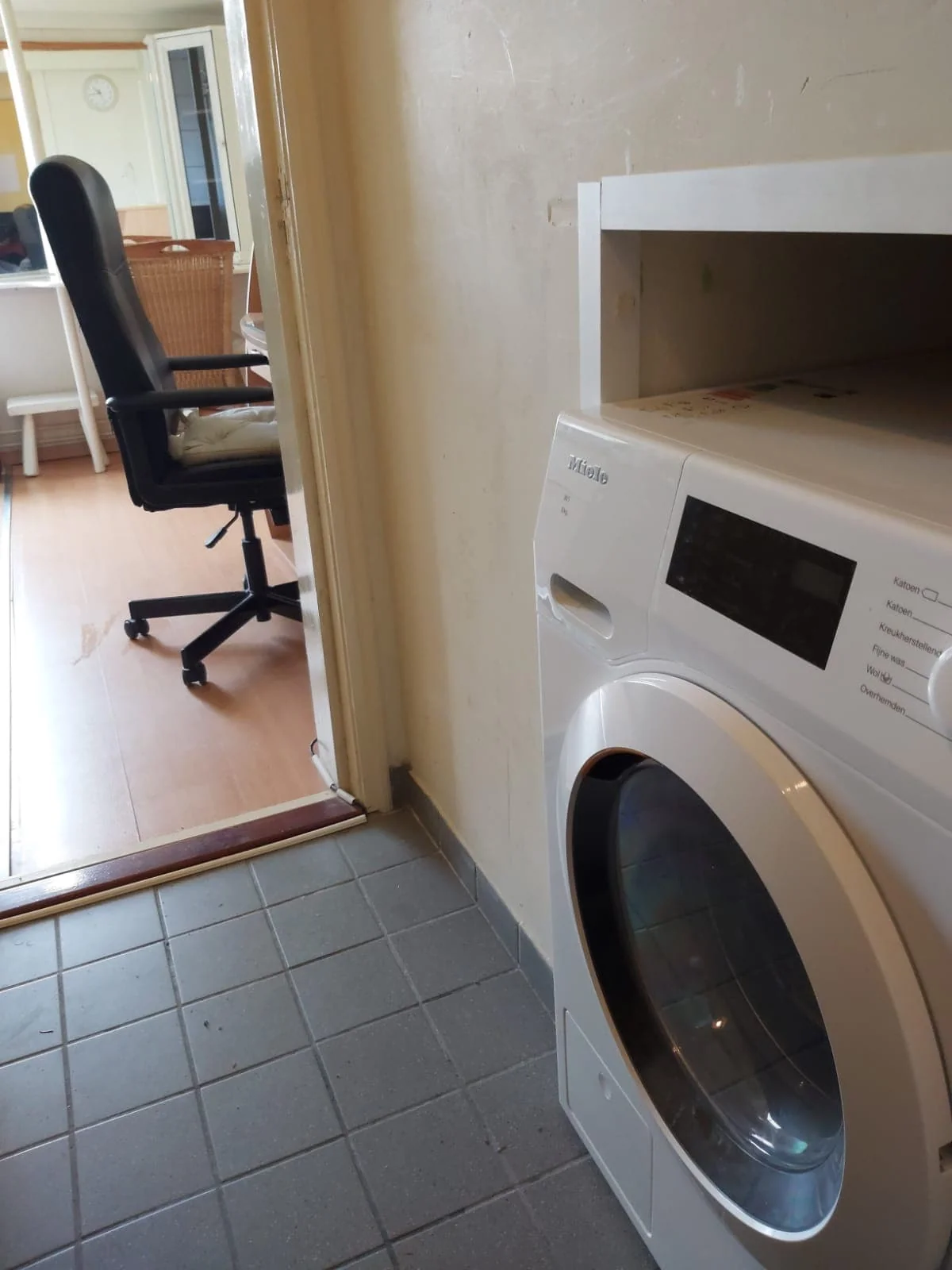 geblurde versie van de foto als achtergrond