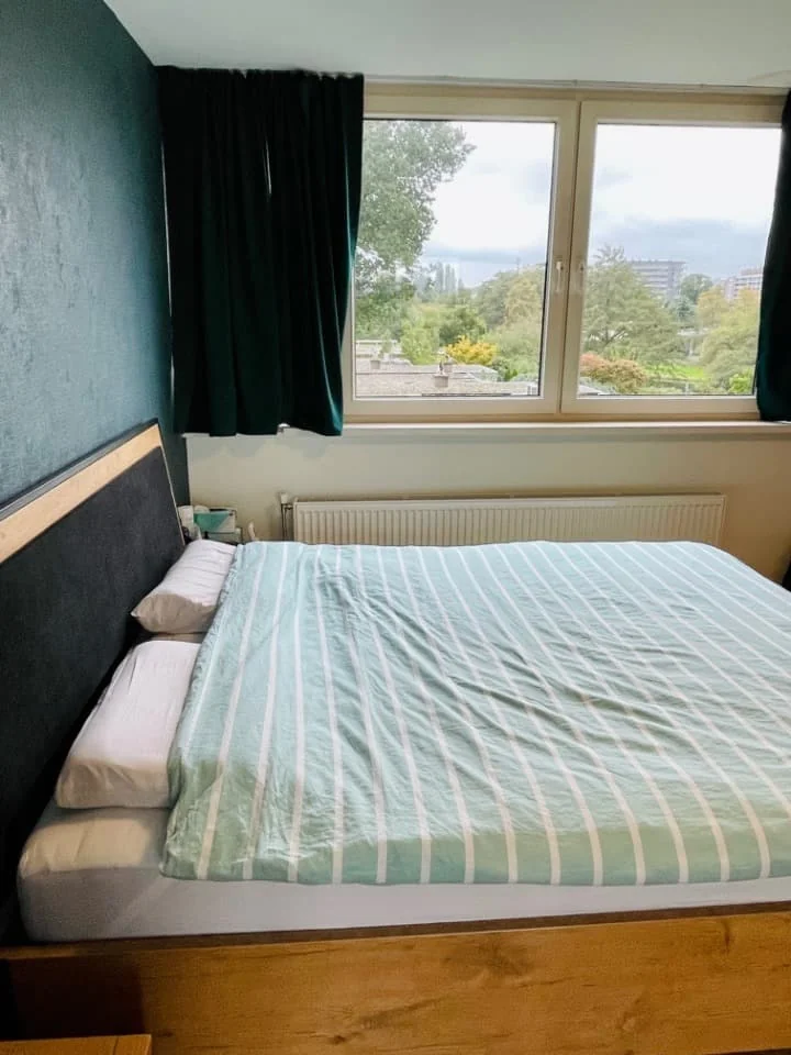 geblurde versie van de foto als achtergrond