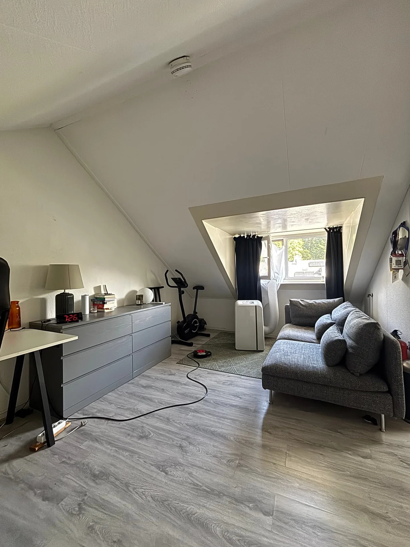 geblurde versie van de foto als achtergrond