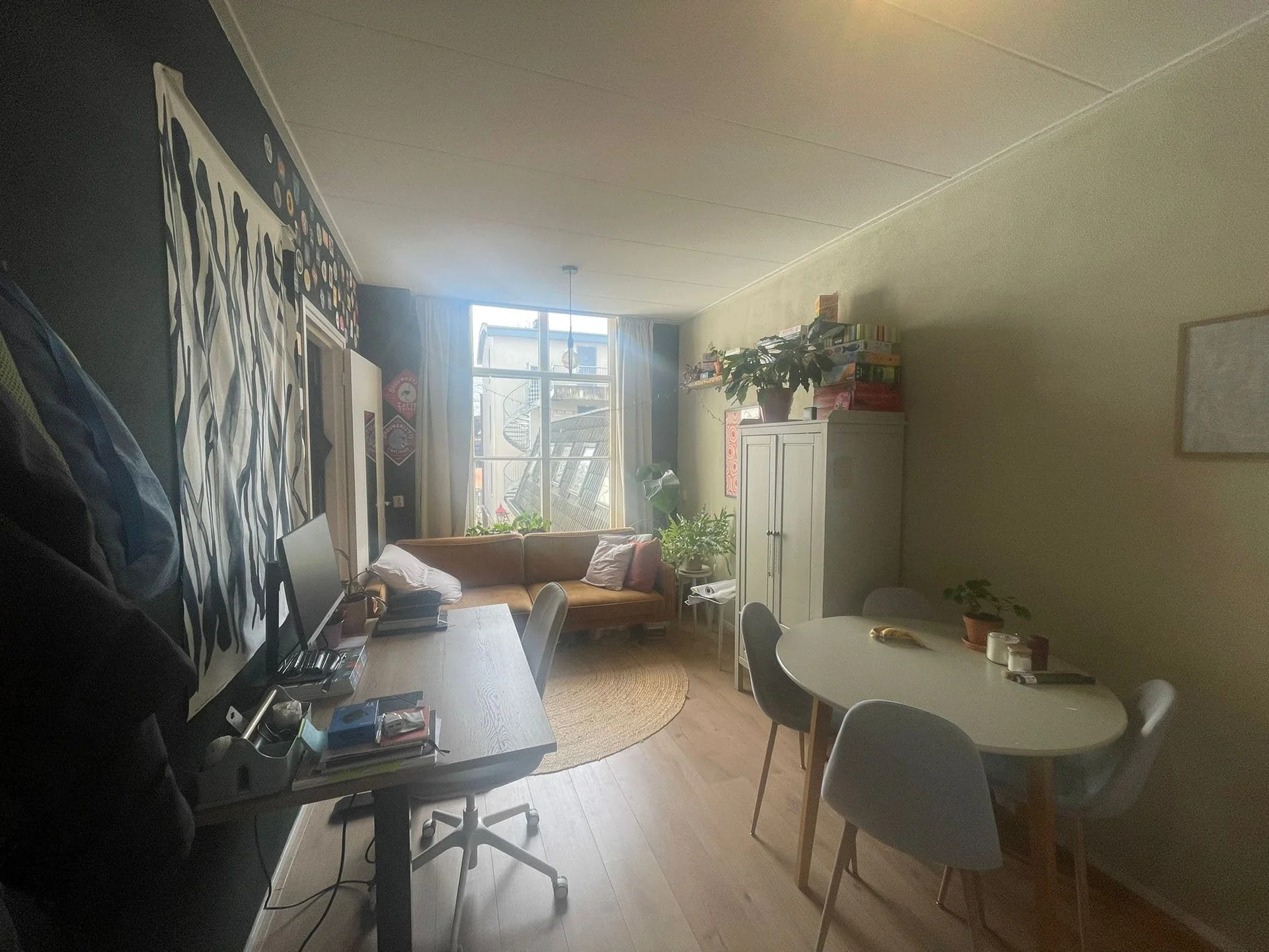 geblurde versie van de foto als achtergrond