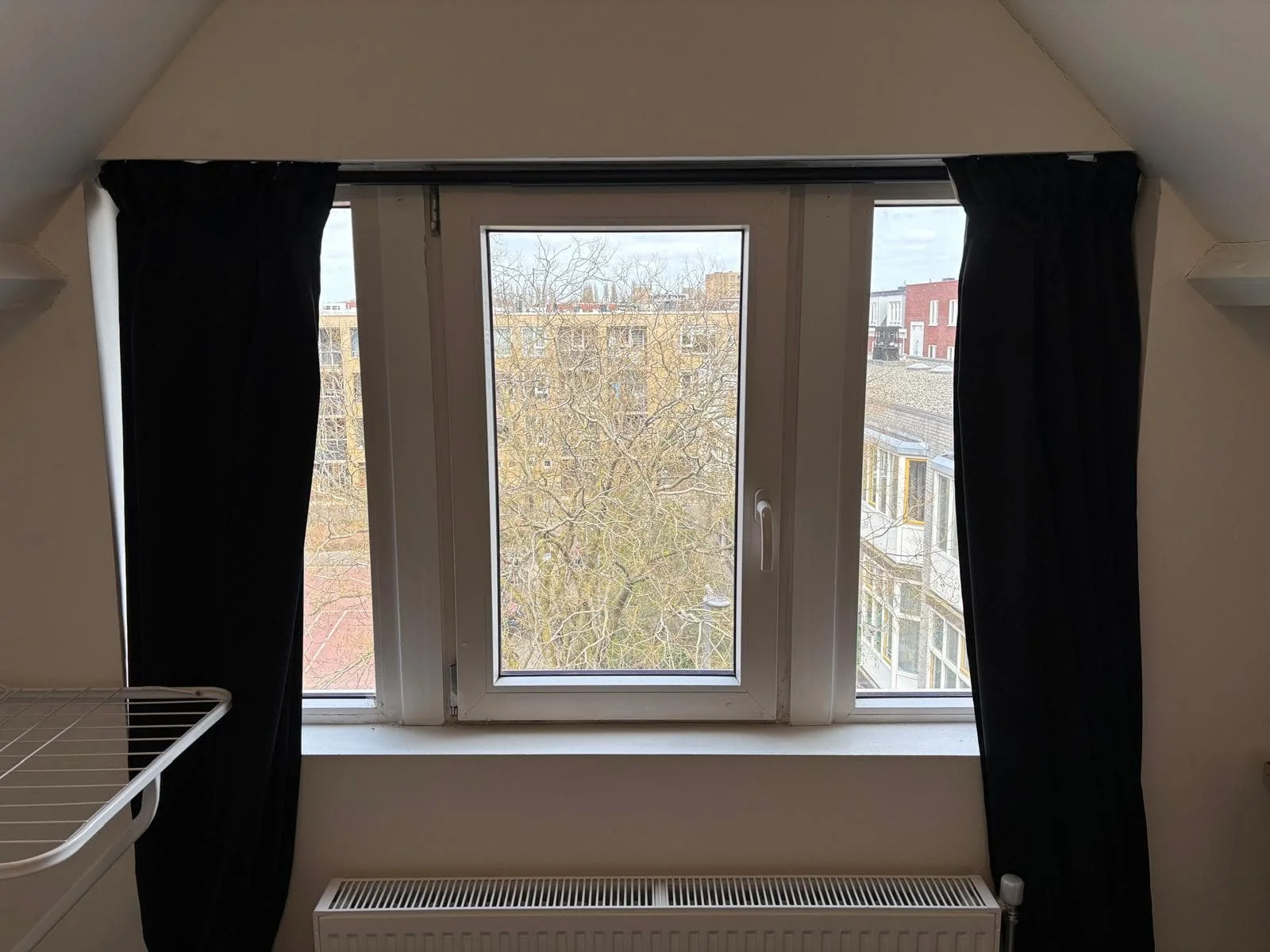 Foto van de Kamer gelegen aan de Woelwijkstraat in Rotterdam