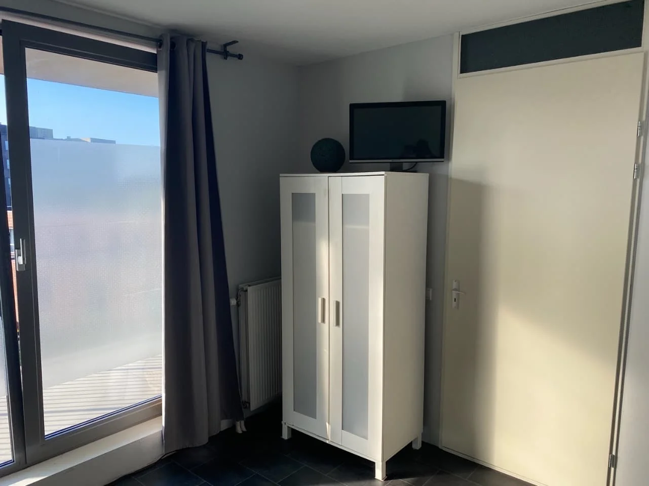 geblurde versie van de foto als achtergrond