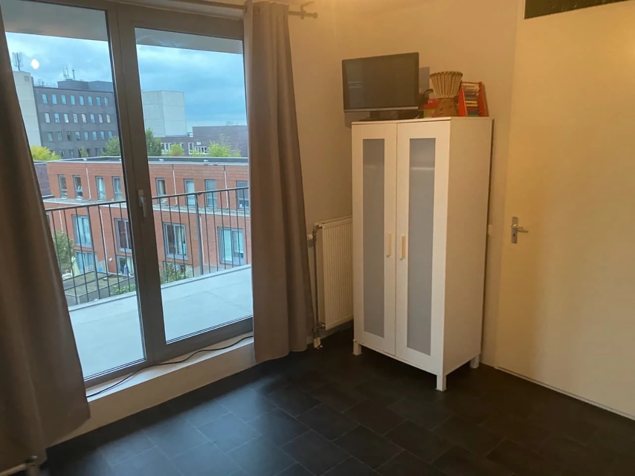 geblurde versie van de foto als achtergrond