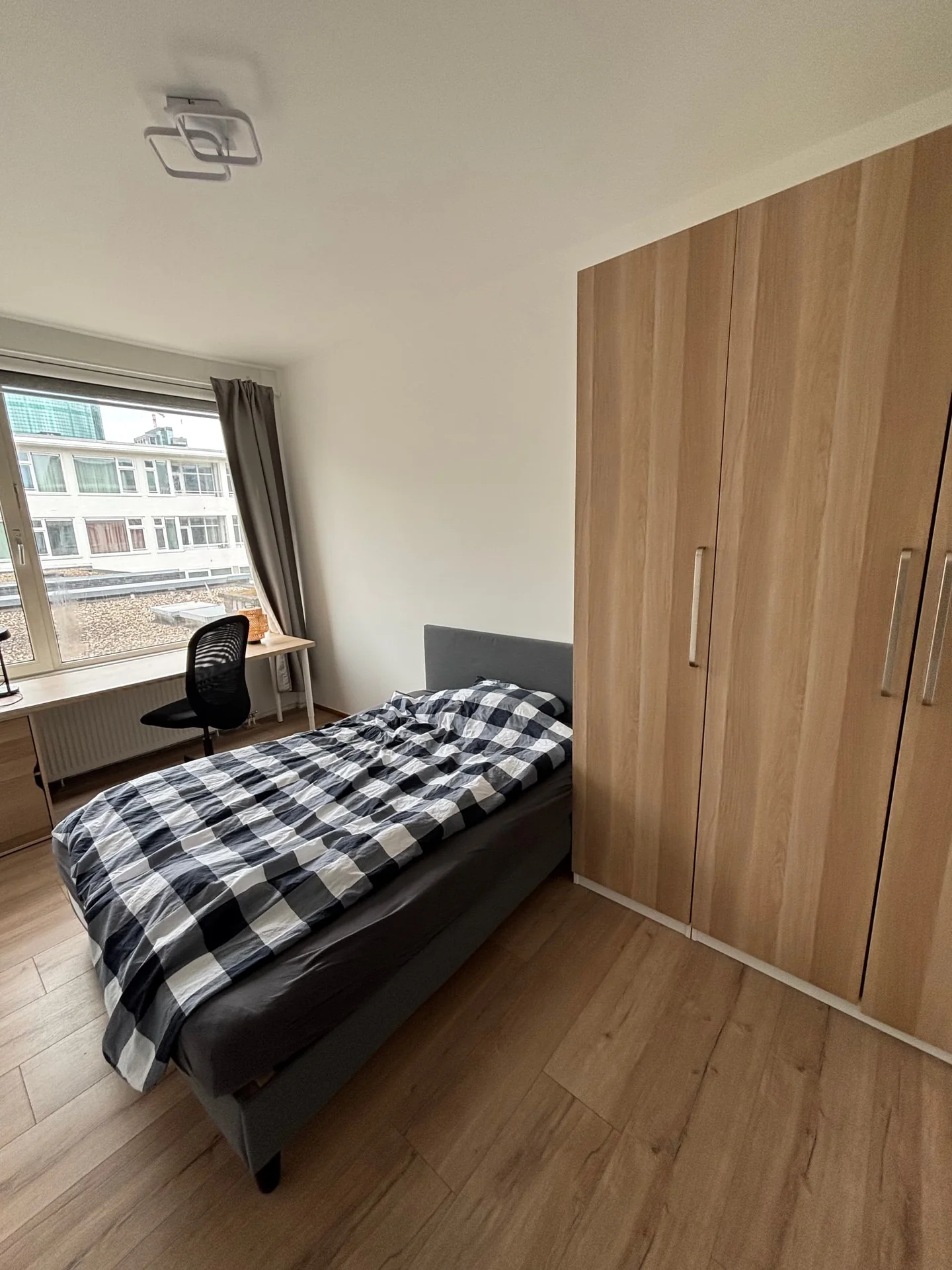 geblurde versie van de foto als achtergrond