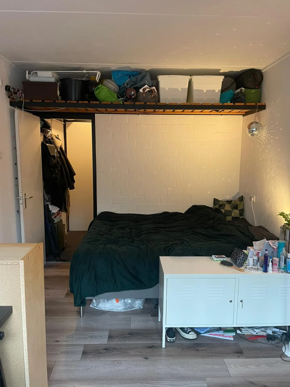 geblurde versie van de foto als achtergrond