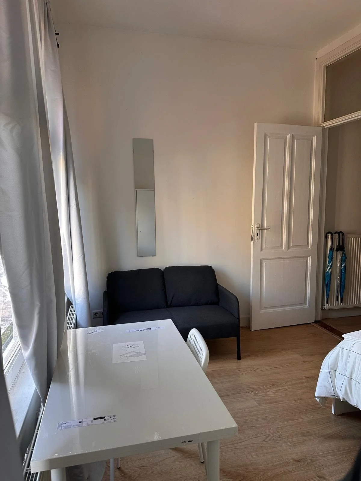 geblurde versie van de foto als achtergrond