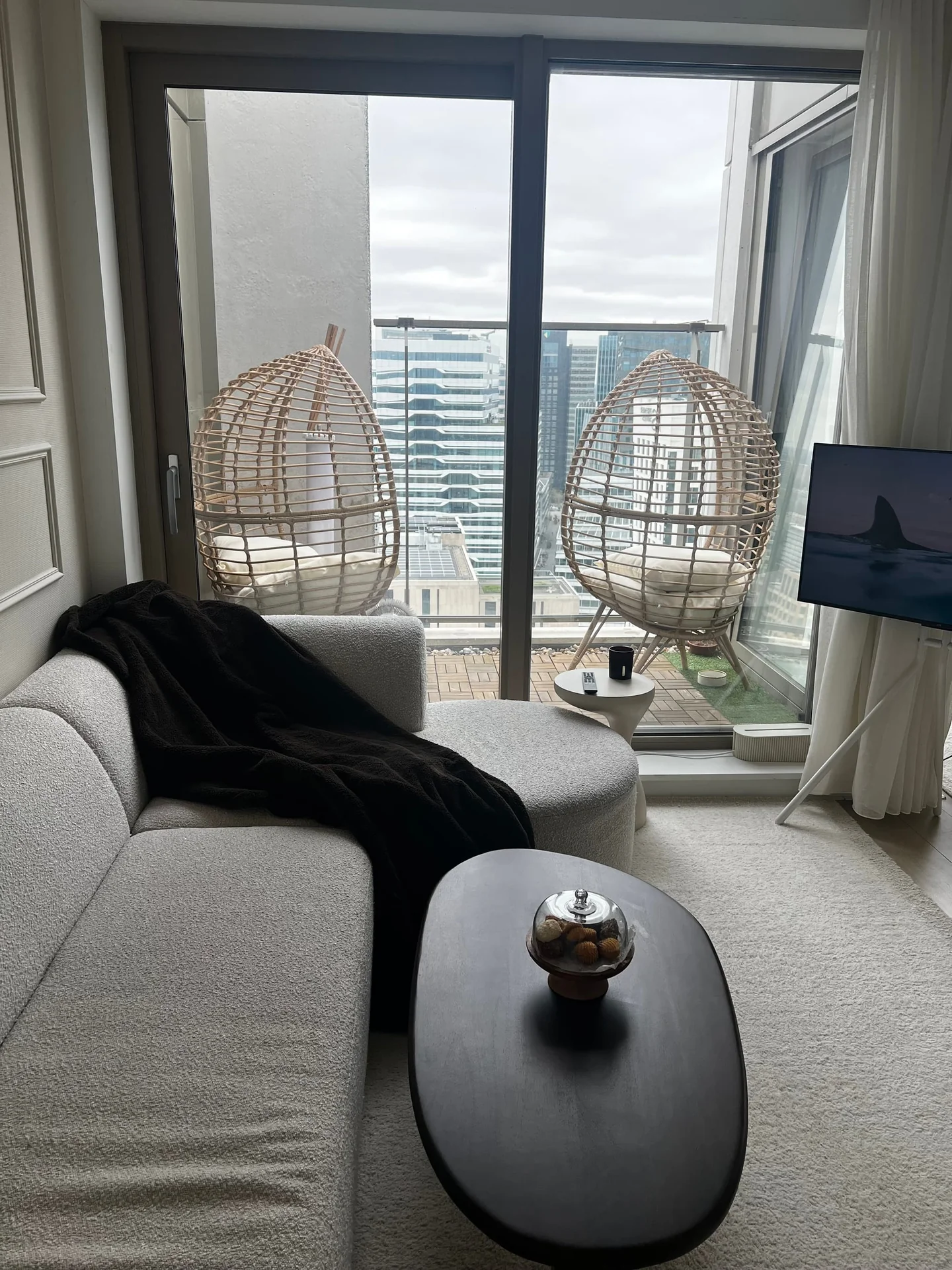 geblurde versie van de foto als achtergrond