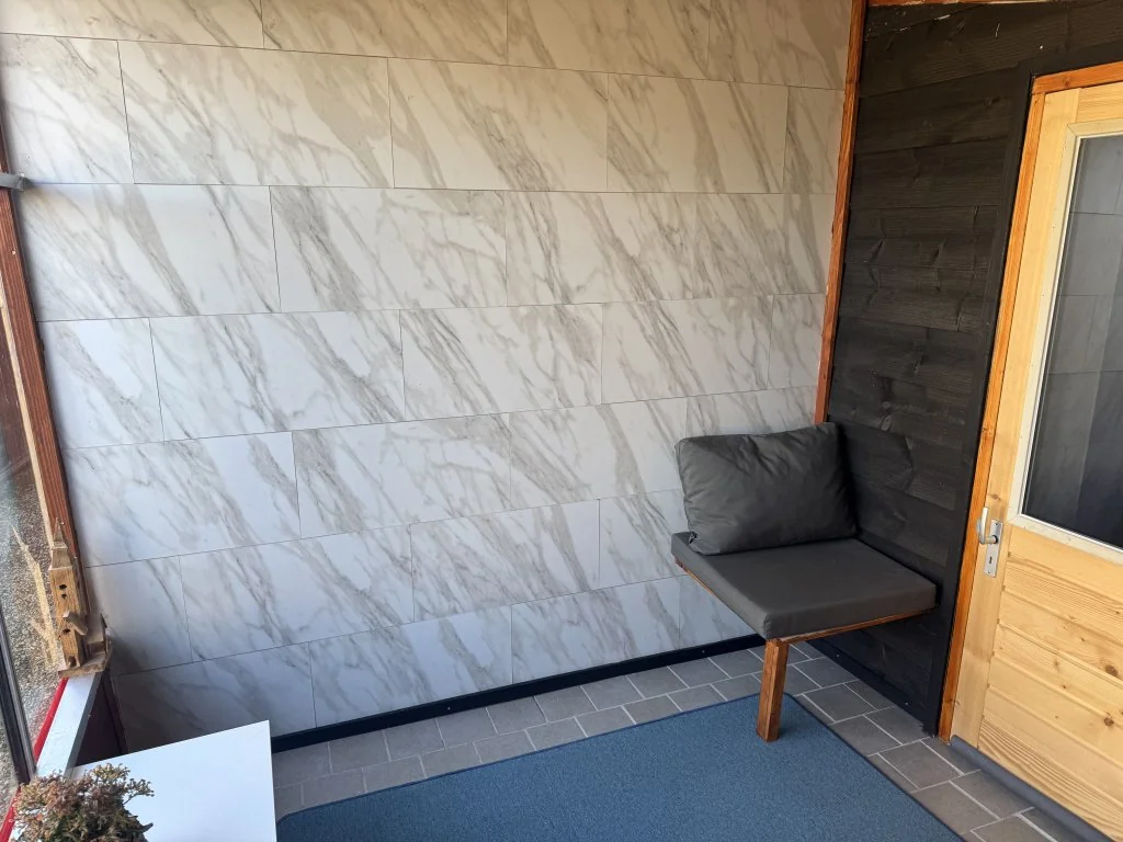 geblurde versie van de foto als achtergrond