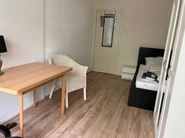 Foto van de Kamer gelegen aan de Volendamlaan in Den Haag
