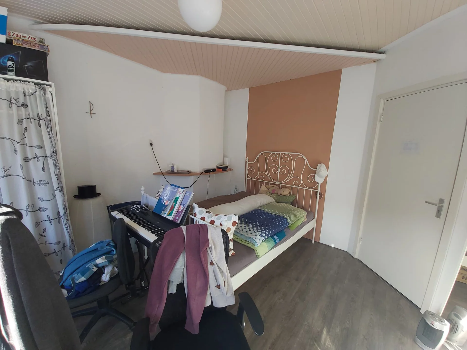 Foto van de Kamer gelegen aan de Van der Waalsstraat in Groningen