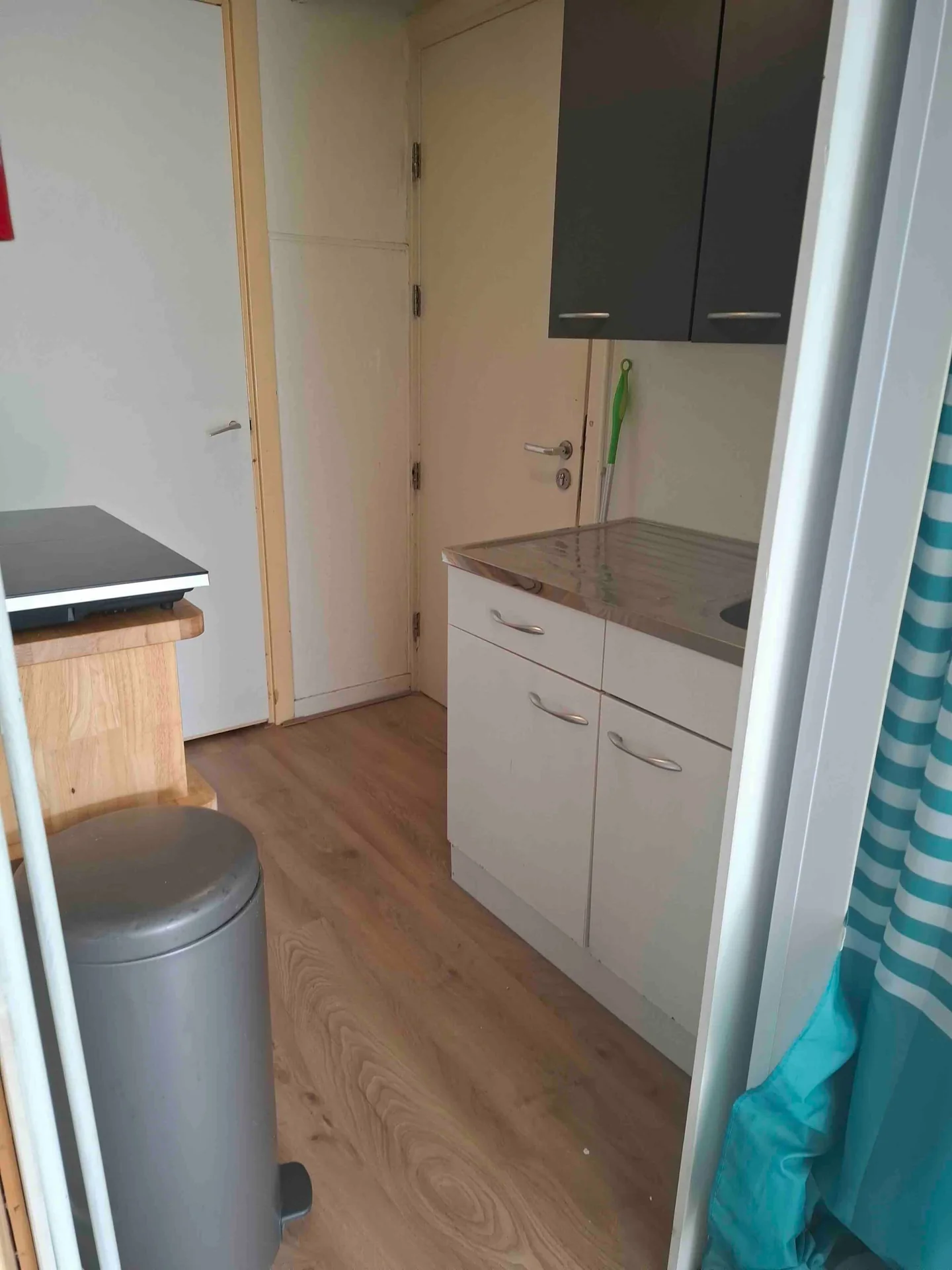 Foto van de Kamer gelegen aan de Roerstraat in Amsterdam