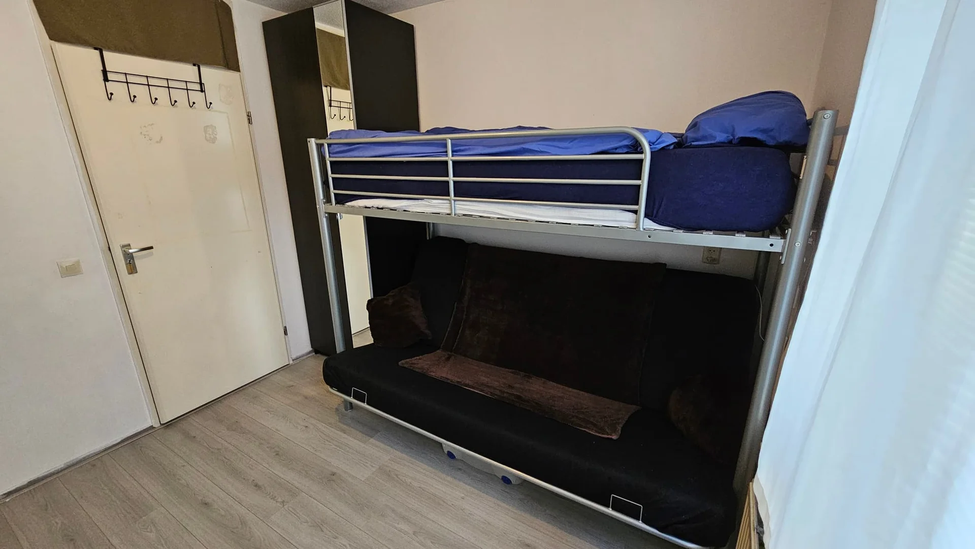 Foto van de Kamer gelegen aan de Buziaulaan in Rijswijk