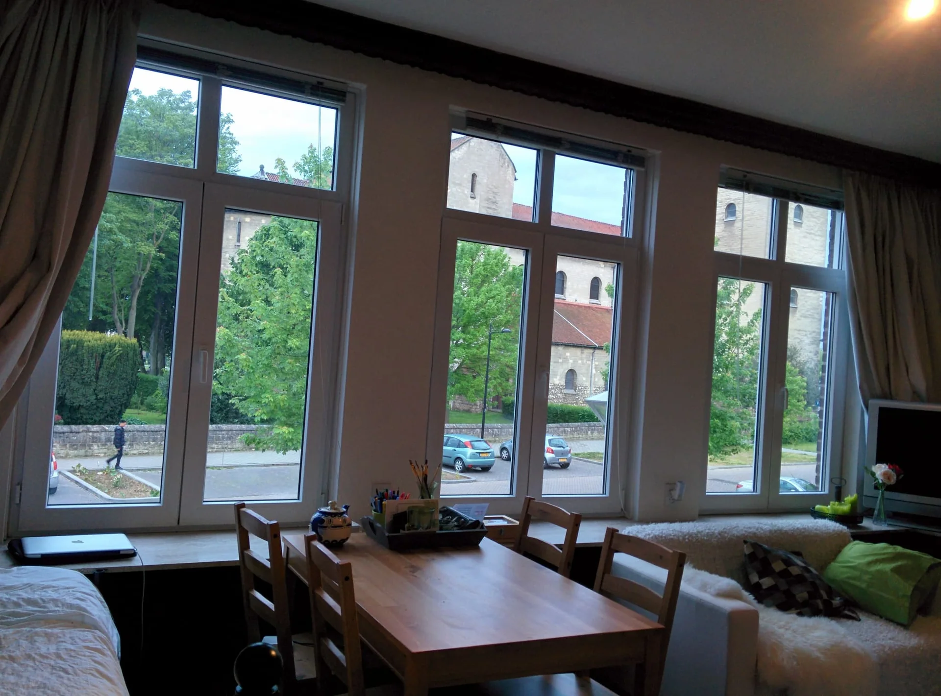 geblurde versie van de foto als achtergrond