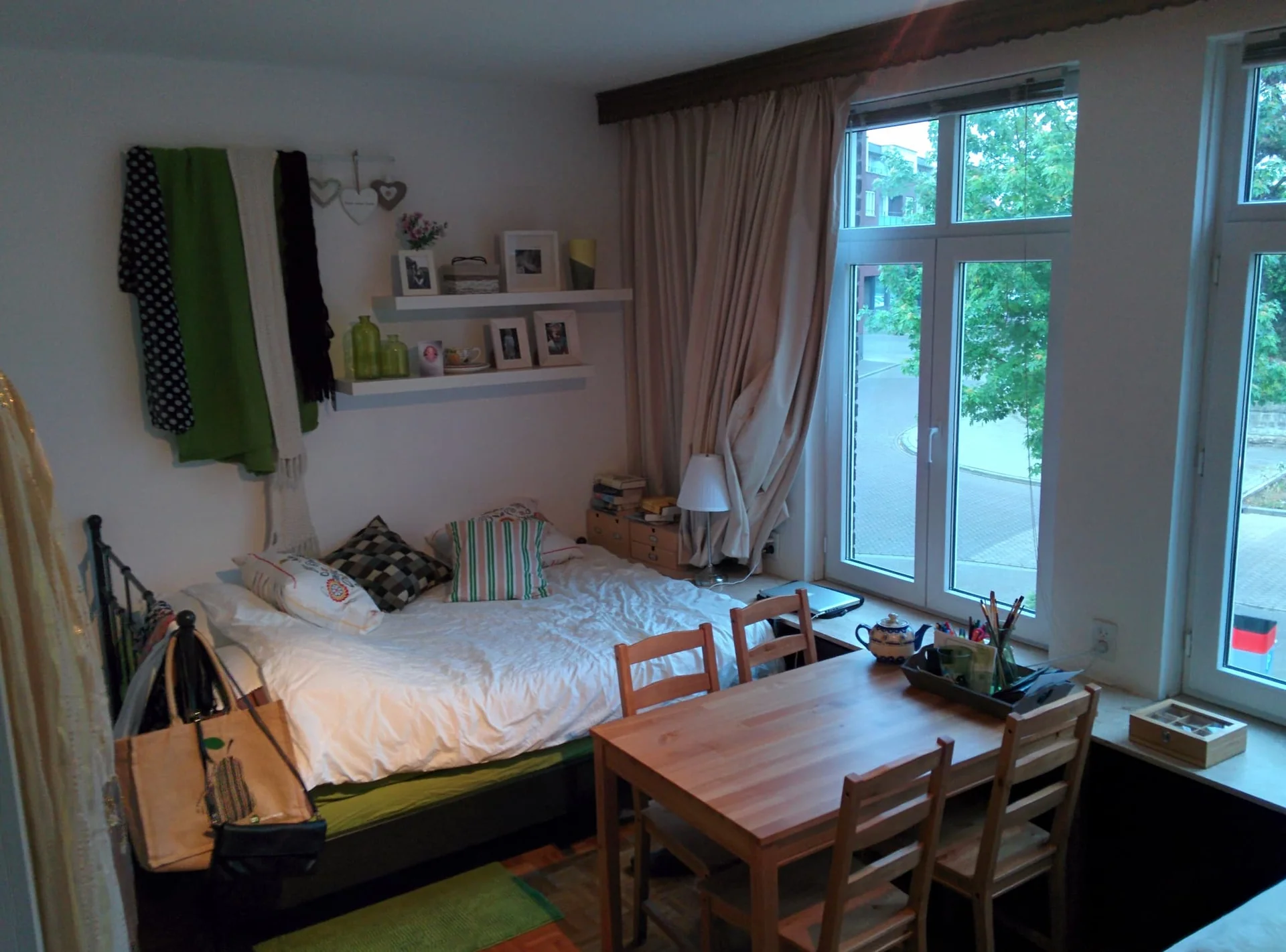 geblurde versie van de foto als achtergrond