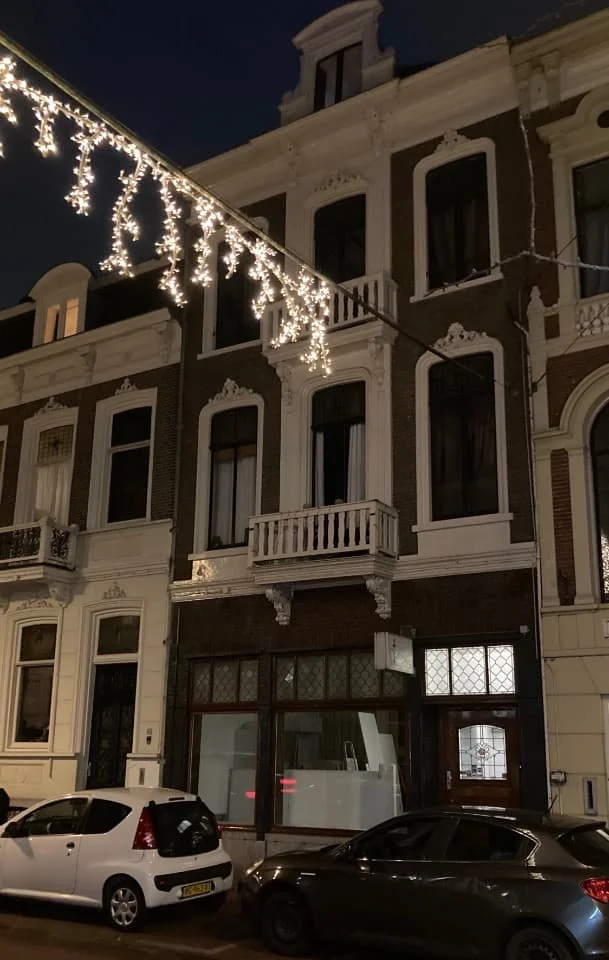 geblurde versie van de foto als achtergrond