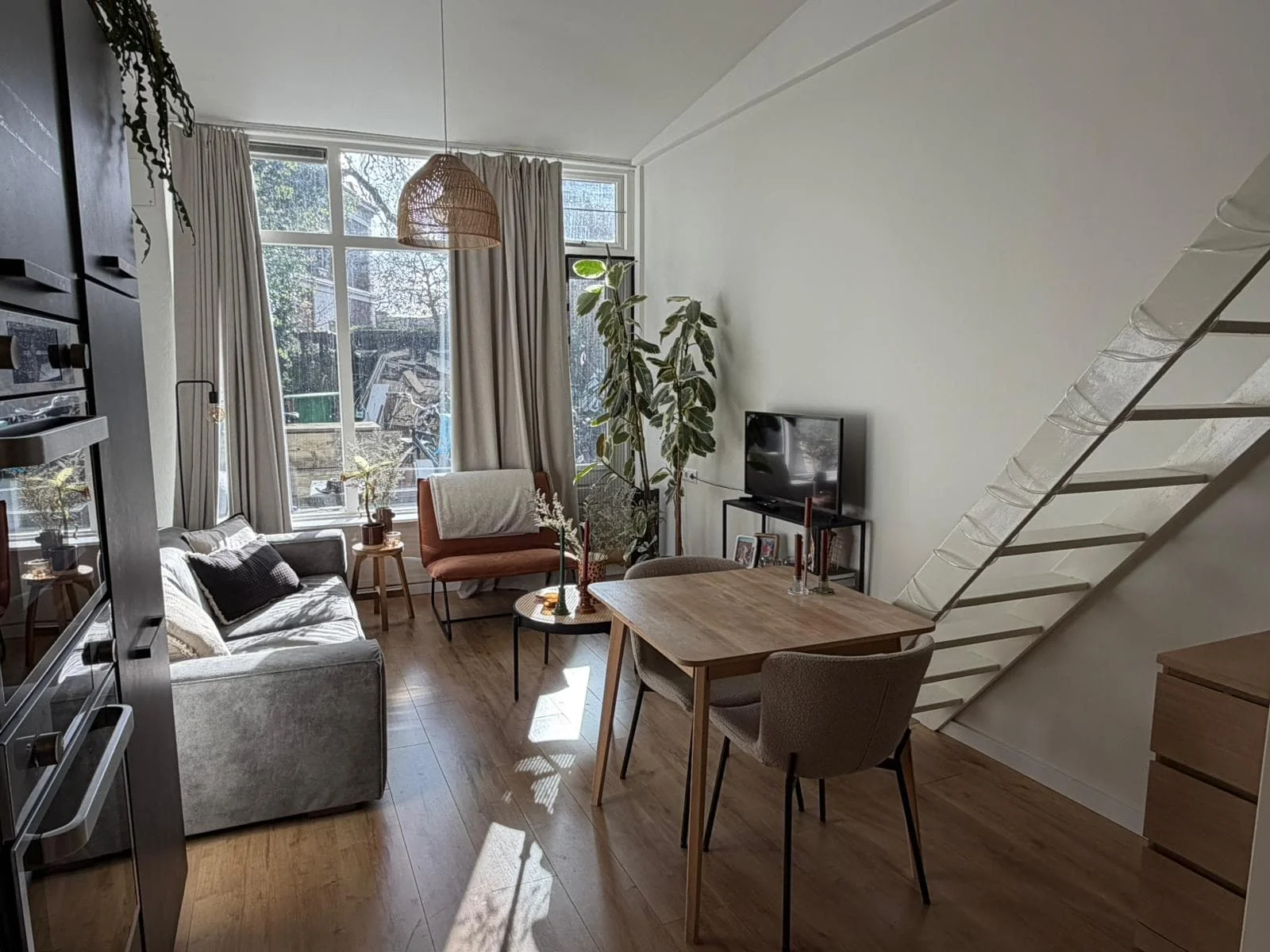 geblurde versie van de foto als achtergrond