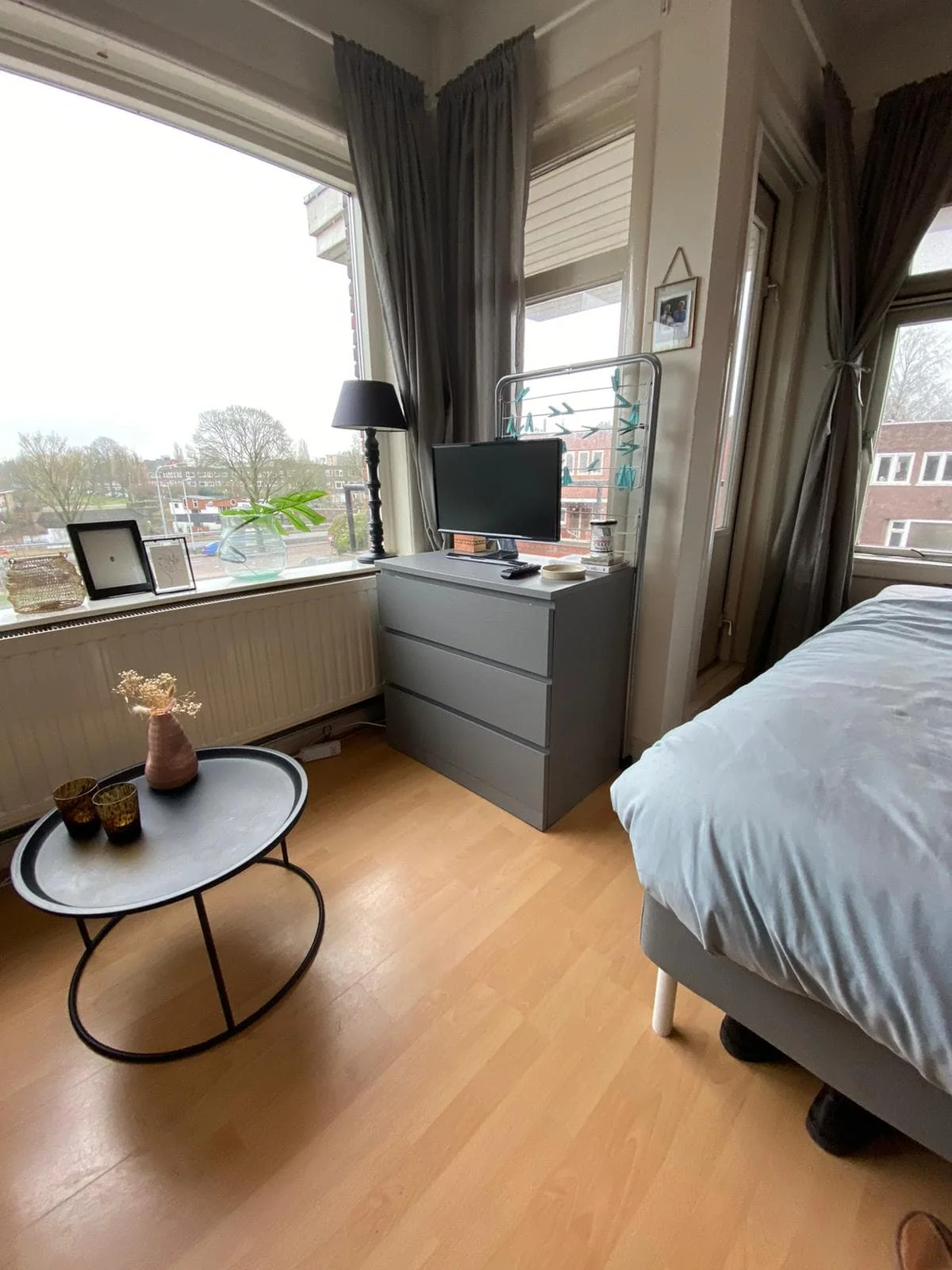 geblurde versie van de foto als achtergrond