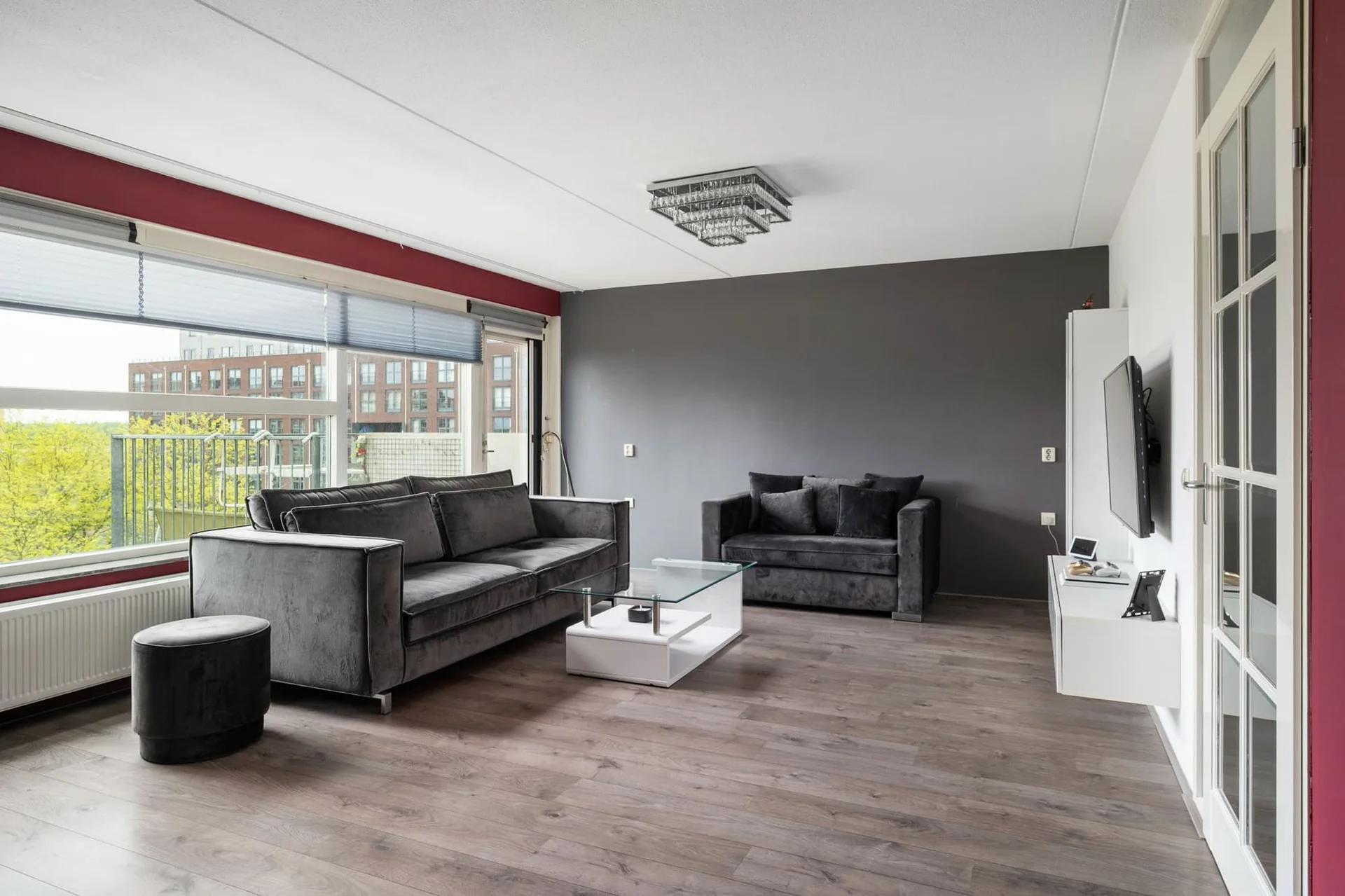 geblurde versie van de foto als achtergrond