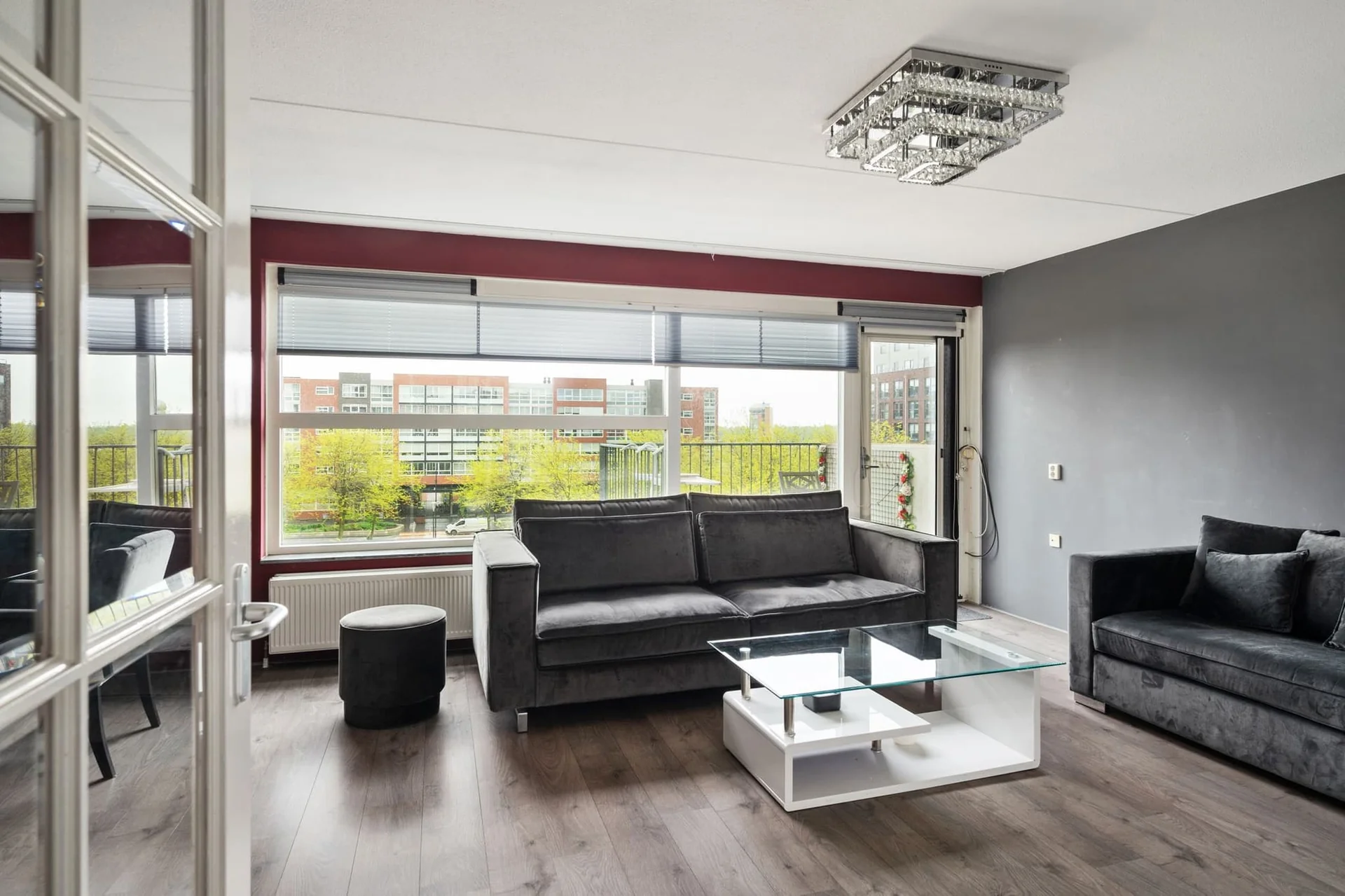 geblurde versie van de foto als achtergrond