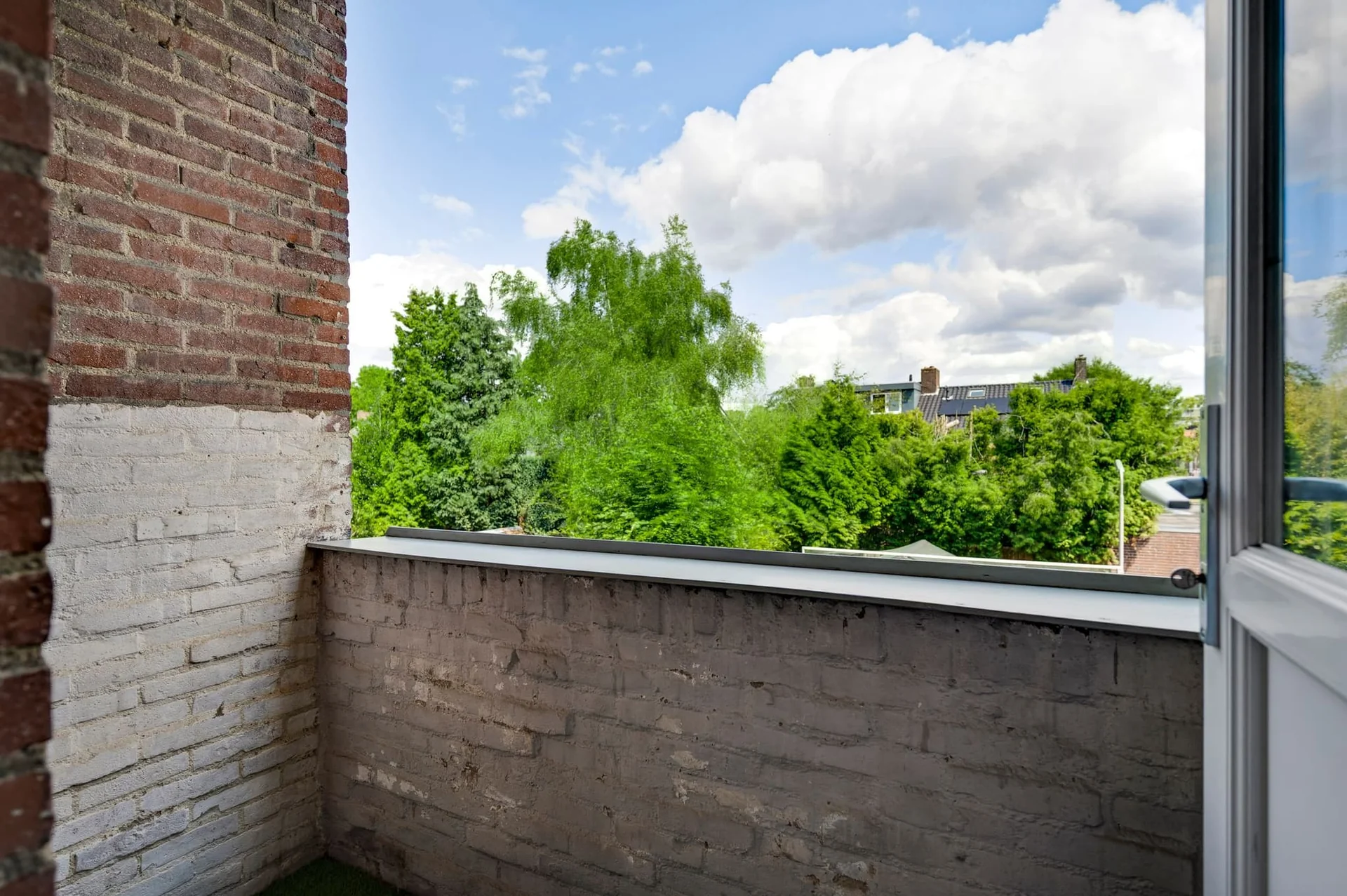 geblurde versie van de foto als achtergrond